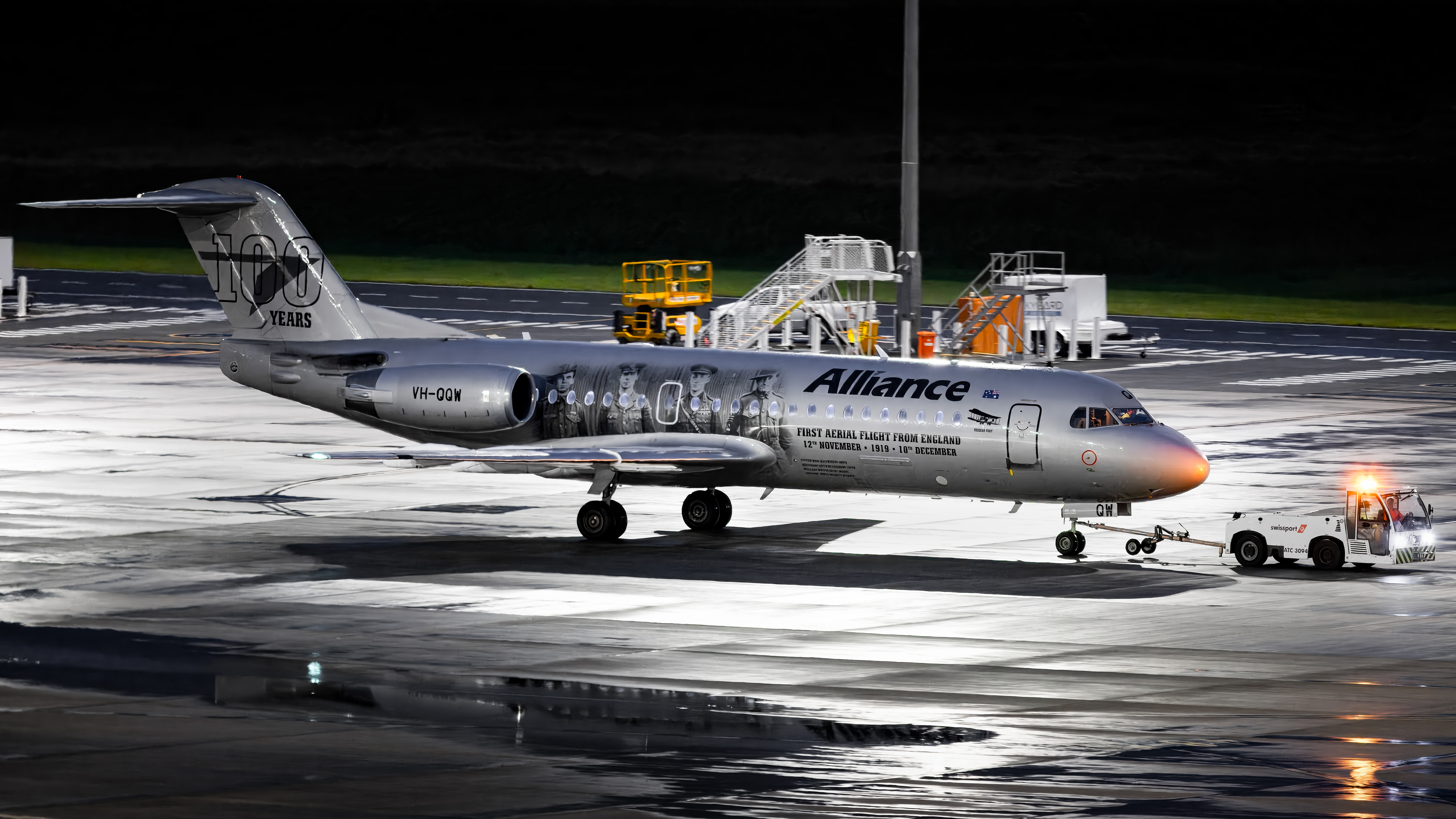 Full size: Alliance Airlines Fokker F70 VH-QQW at Brisbane Airport