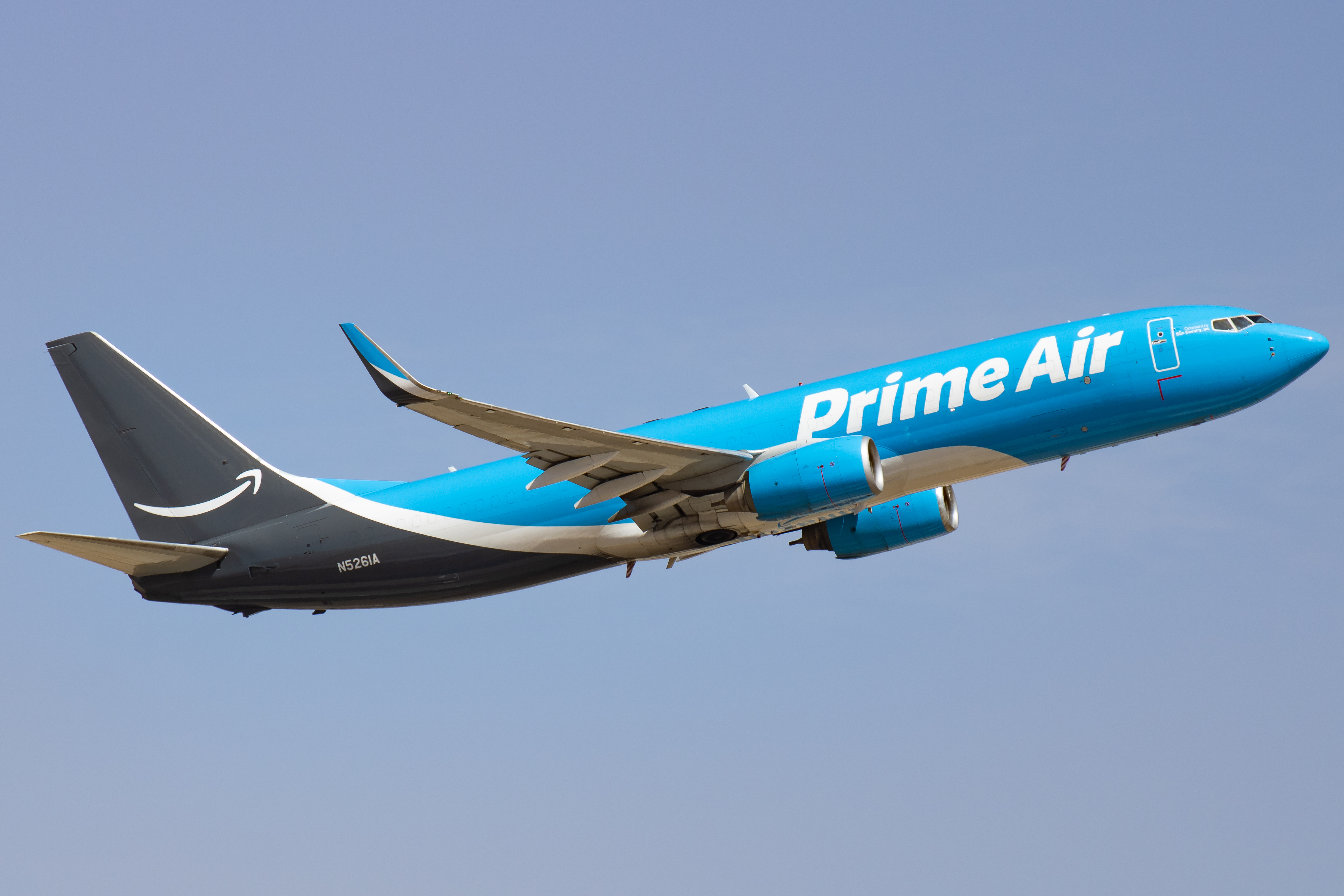 Full size: Prime Air Boeing 737-800 N5261A at Phoenix Sky Harbor International Airport