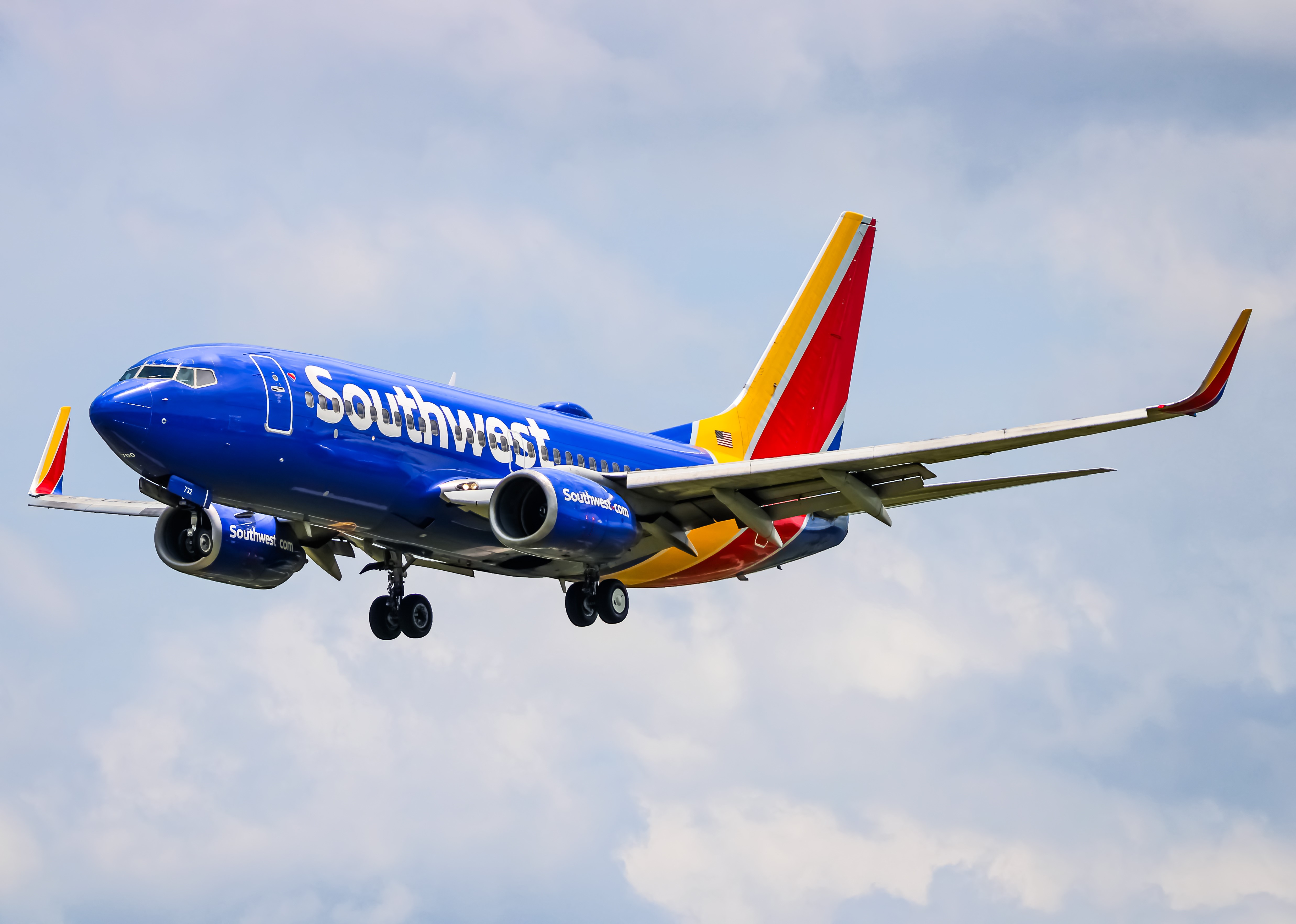 Full size: Southwest Airlines Boeing 737-700 N732SW at Baltimore/Washington International Thurgood Marshall Airport