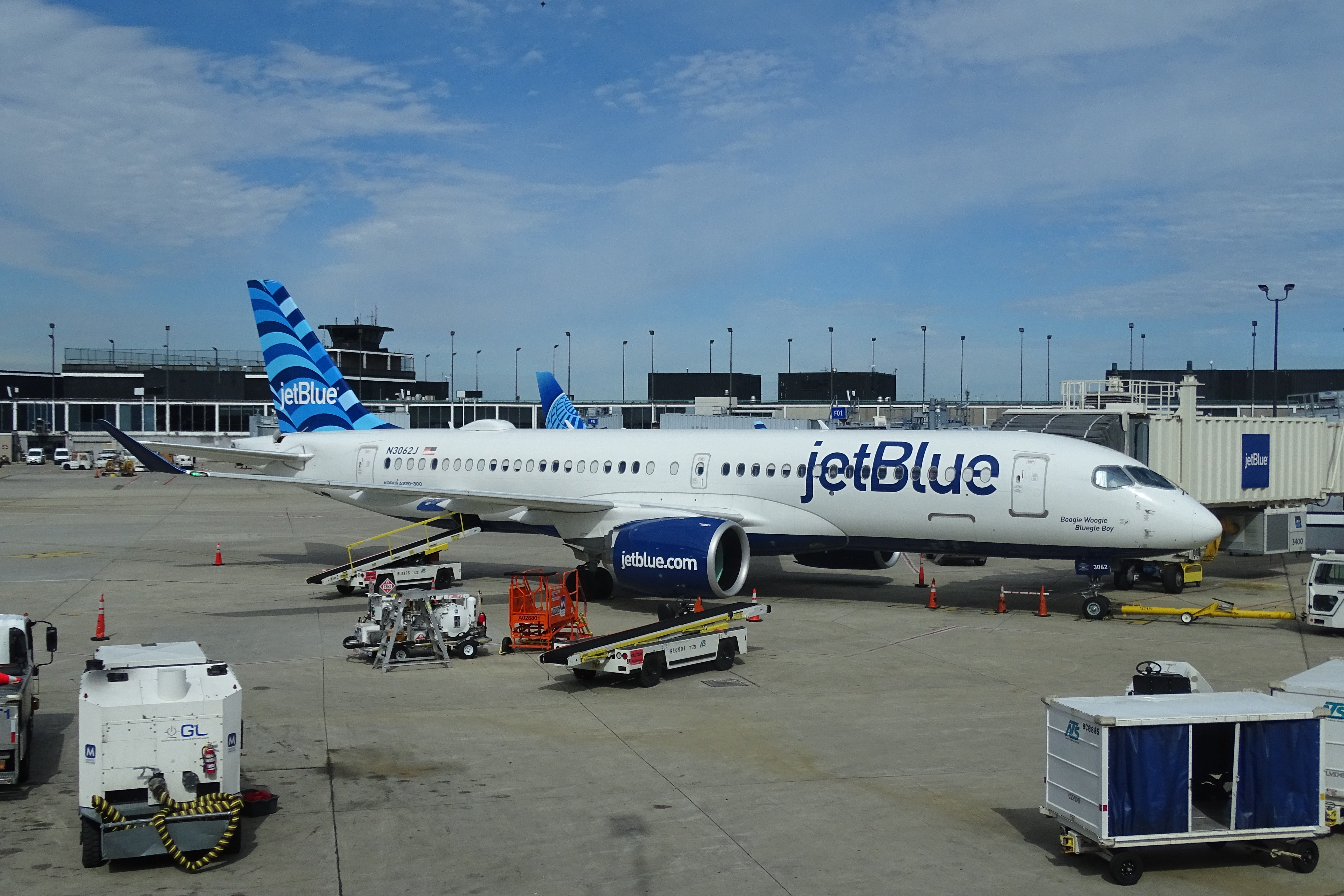 Full size: JetBlue Airways Airbus A220-300 N3062J at Chicago O'Hare International Airport