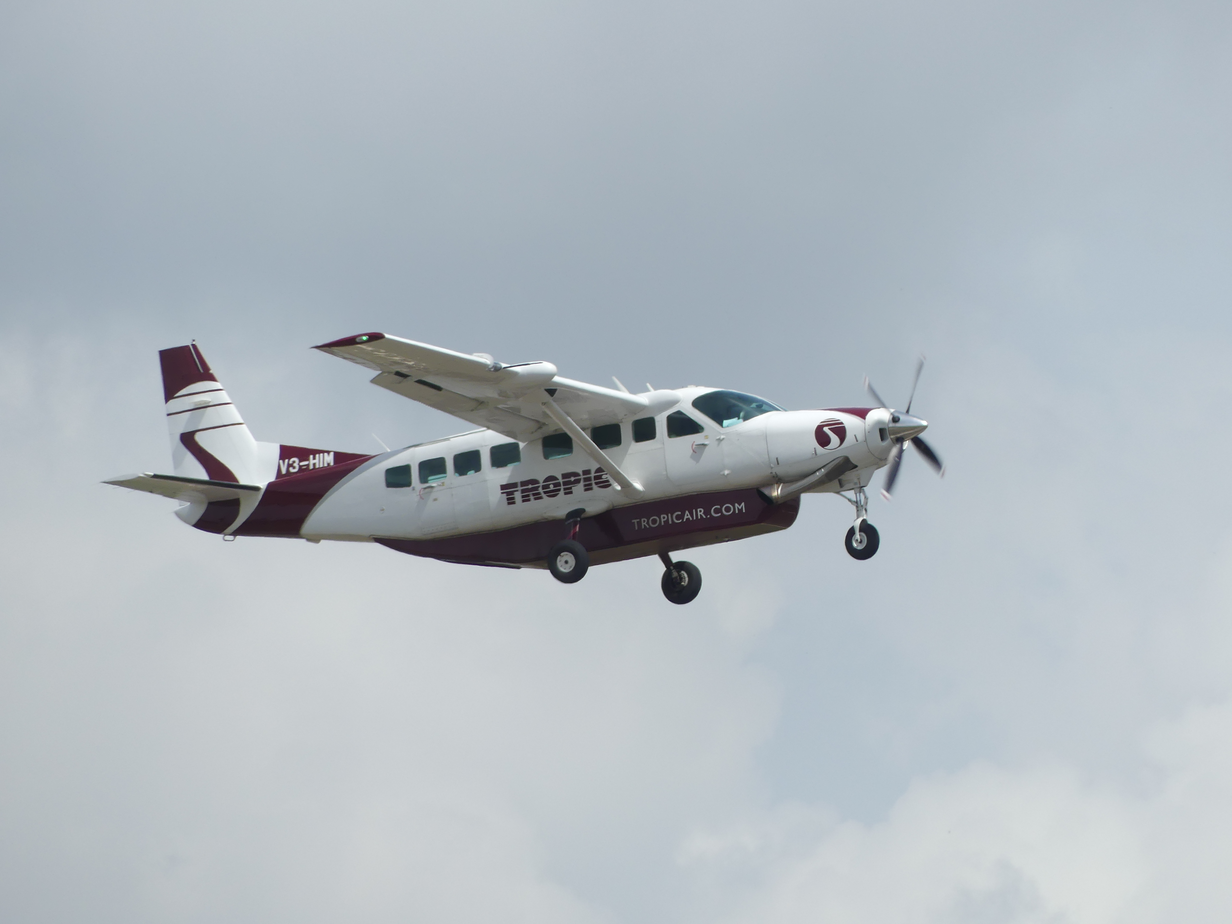 Full size: Tropic Air  Cessna 208 Grand Caravan V3-HIM at Belize City Philip S. W. Goldson International Airport