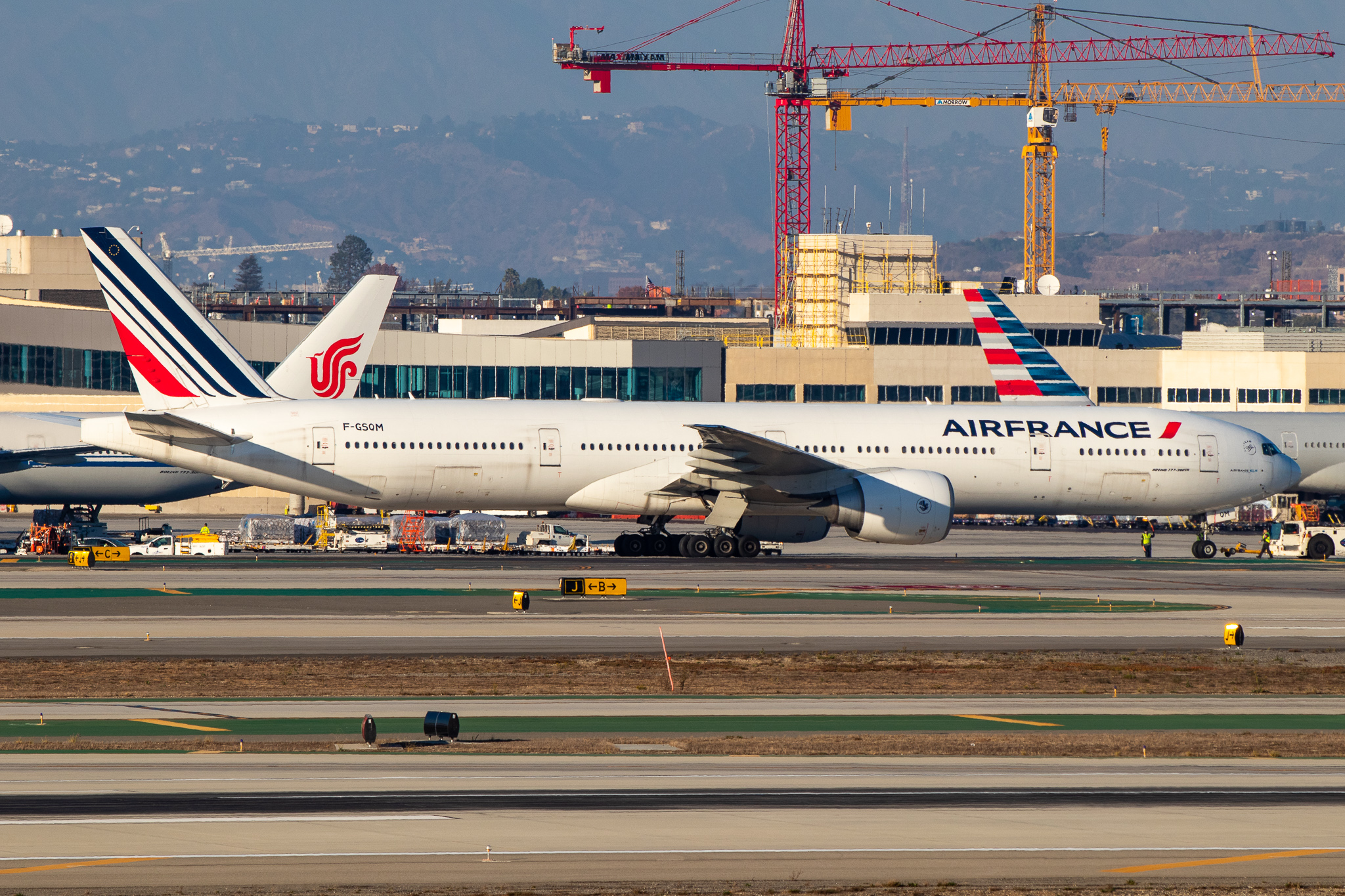 Full size: Air France Boeing 777-300ER F-GSQM at Los Angeles International Airport