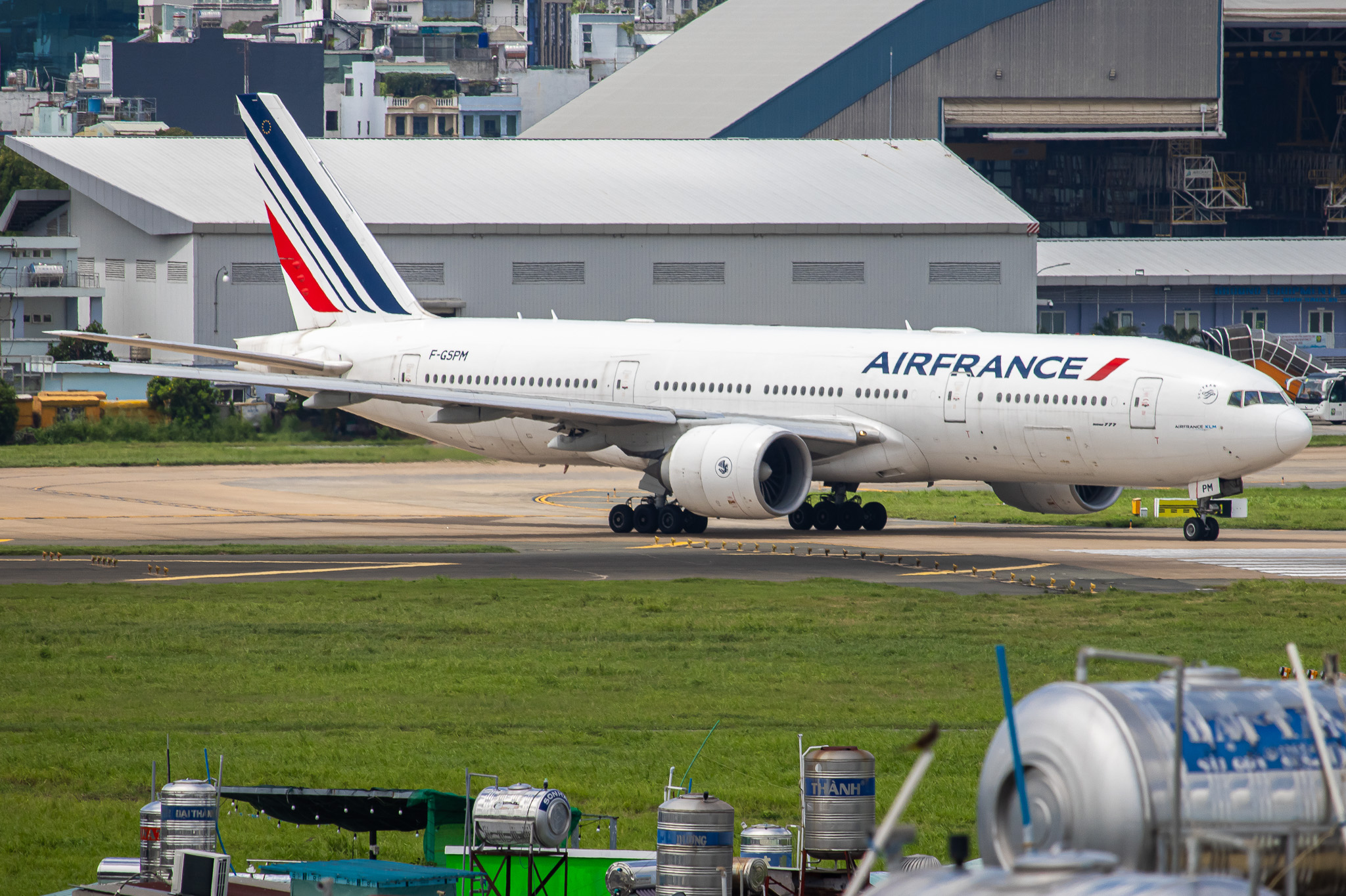 Full size: Air France Boeing 777-200ER F-GSPM at Tan Son Nhat International Airport