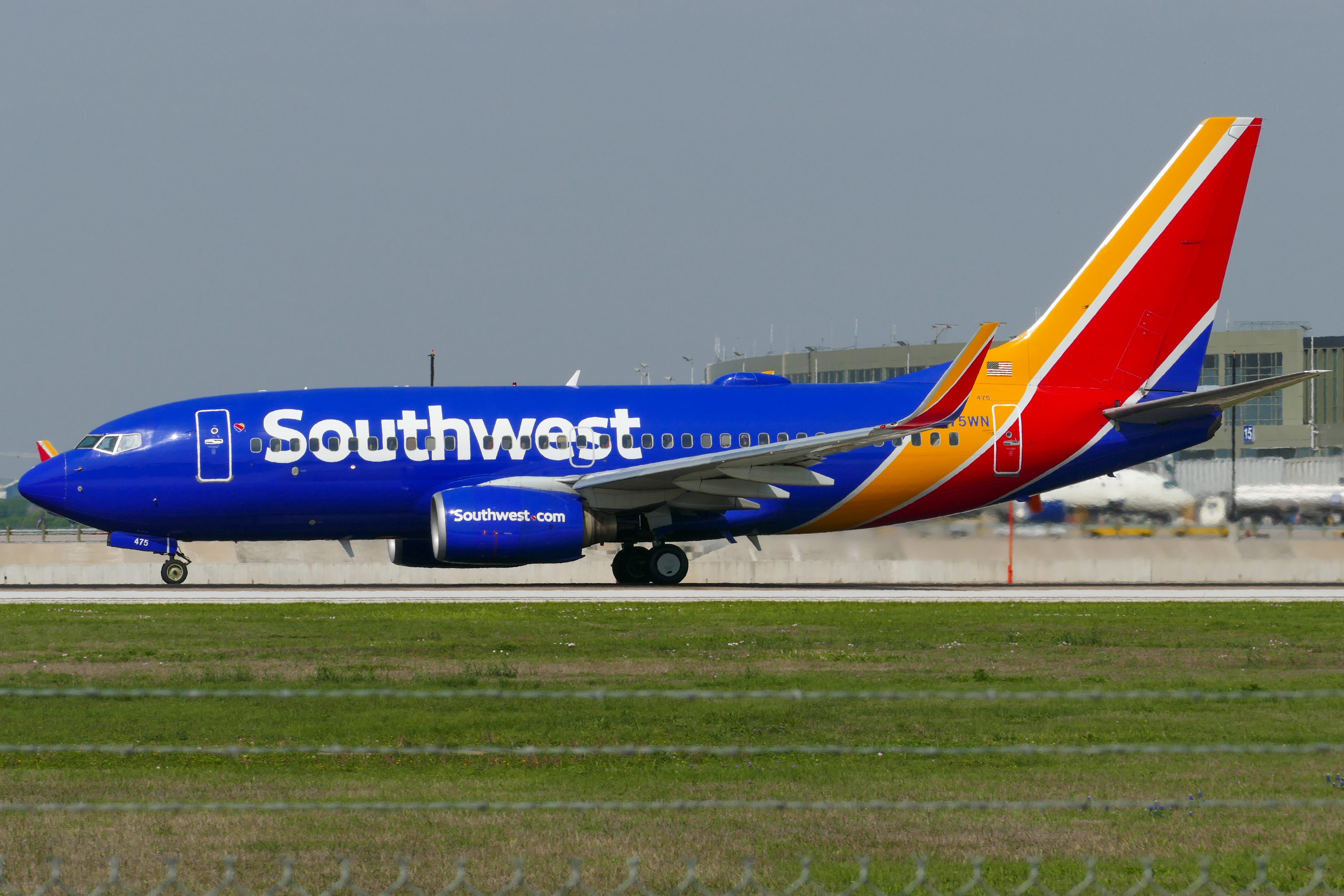 Full size: Southwest Airlines Boeing 737-700 N475WN at Austin-Bergstrom International Airport