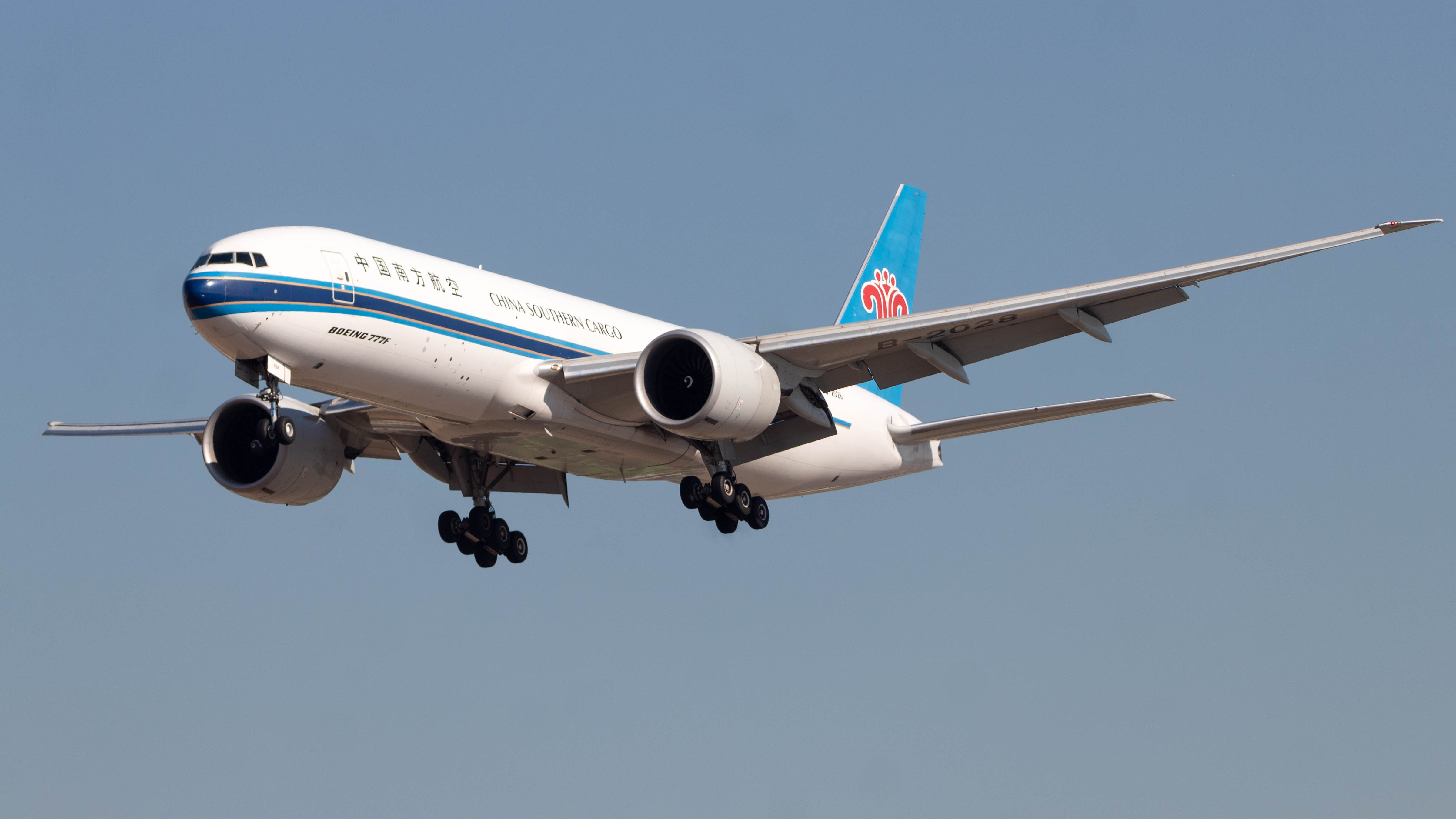 Full size: China Southern Cargo Boeing 777-F B-2028 at Los Angeles International Airport