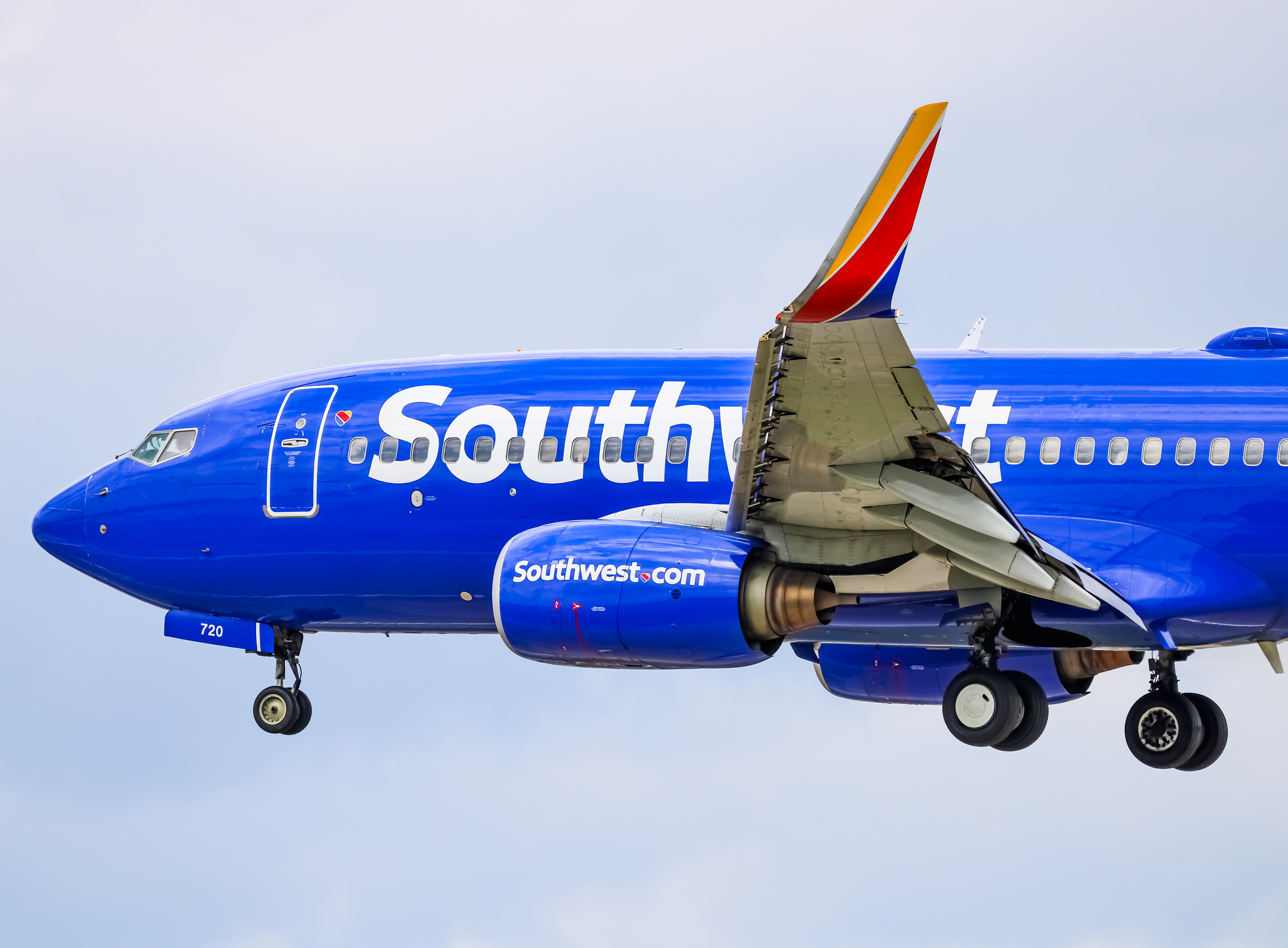 Full size: Southwest Airlines Boeing 737-700 N720WN at Baltimore/Washington International Thurgood Marshall Airport