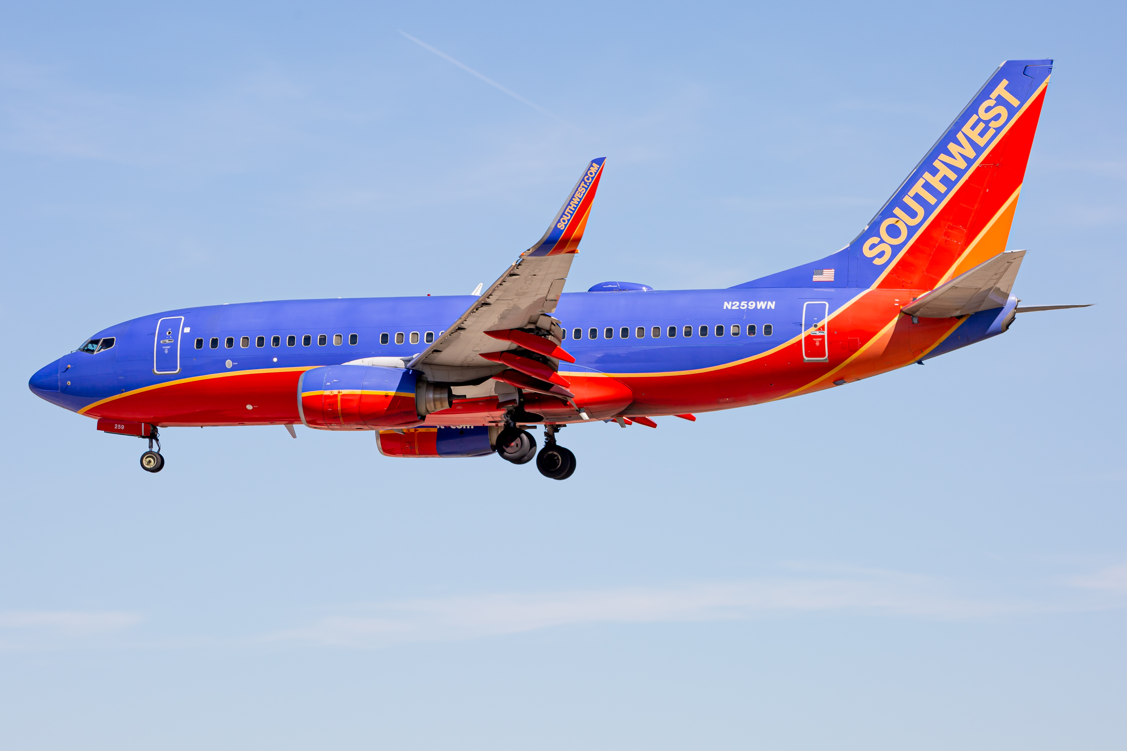 Full size: Southwest Airlines Boeing 737-700 N259WN at Baltimore/Washington International Thurgood Marshall Airport