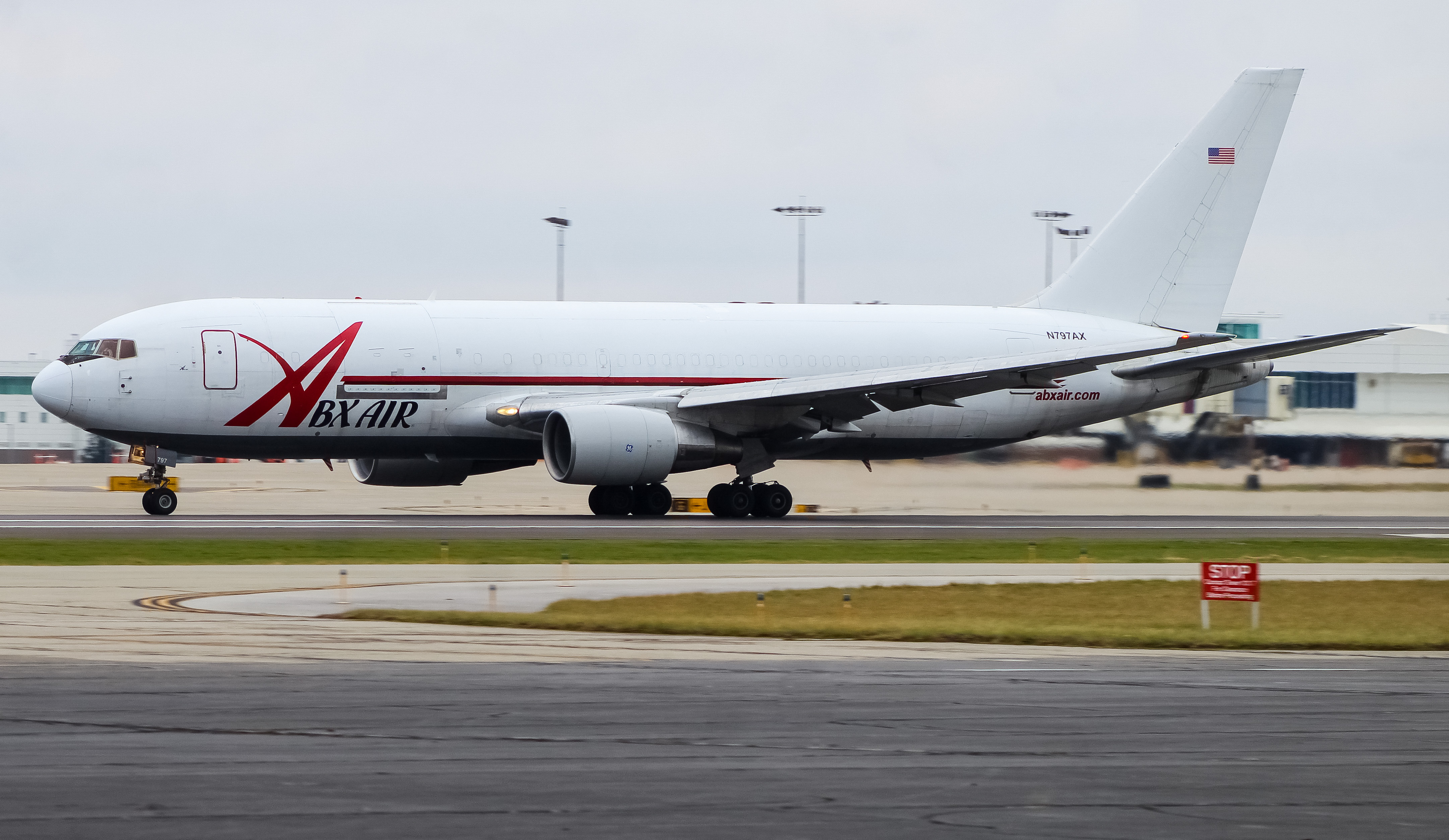 Full size: ABX Air Boeing 767-200F N797AX at Cincinnati/Northern Kentucky International Airport