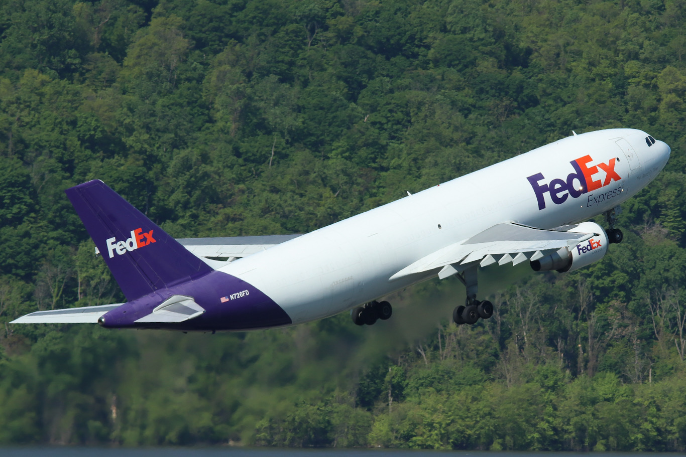 Full size: FedEx Airbus A300F-600 N726FD at Harrisburg International Airport
