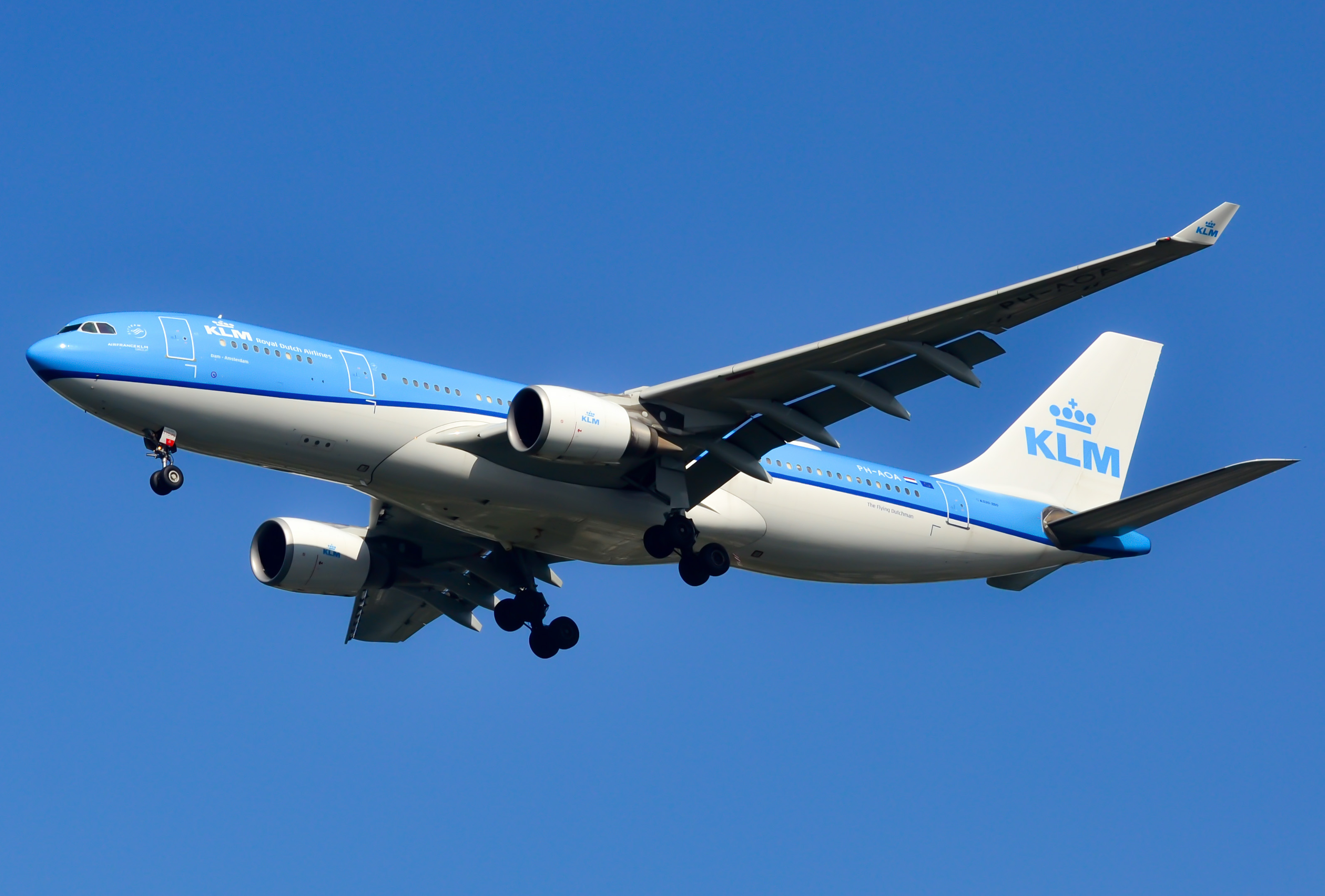Full size: KLM Airbus A330-200 PH-AOA  at John F. Kennedy International Airport