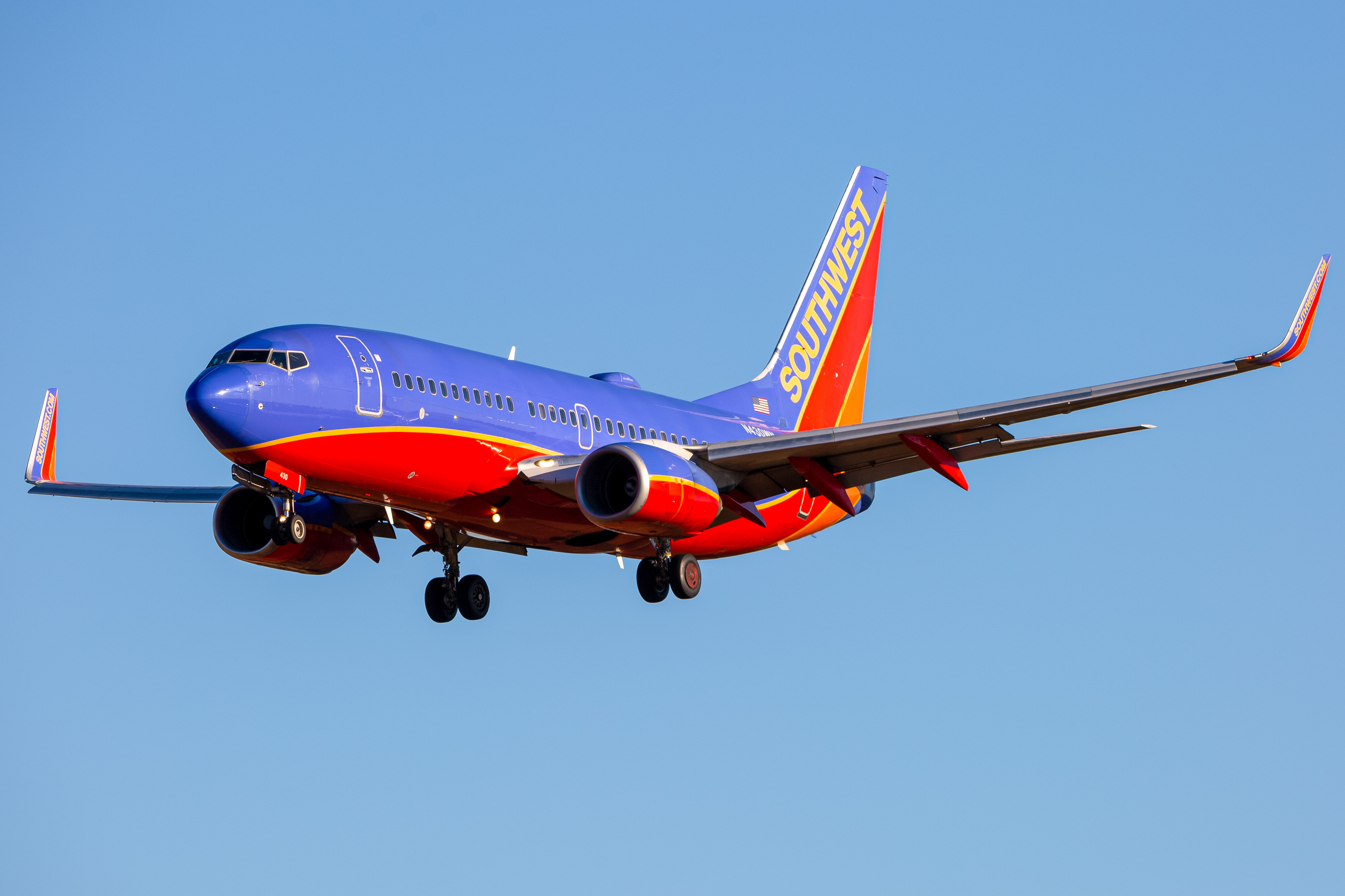 Full size: Southwest Airlines Boeing 737-700 N430WN at Baltimore/Washington International Thurgood Marshall Airport
