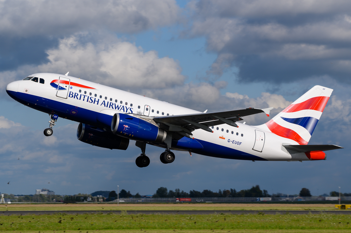 Full size: British Airways Airbus A319 G-EUOF at Amsterdam Schiphol Airport