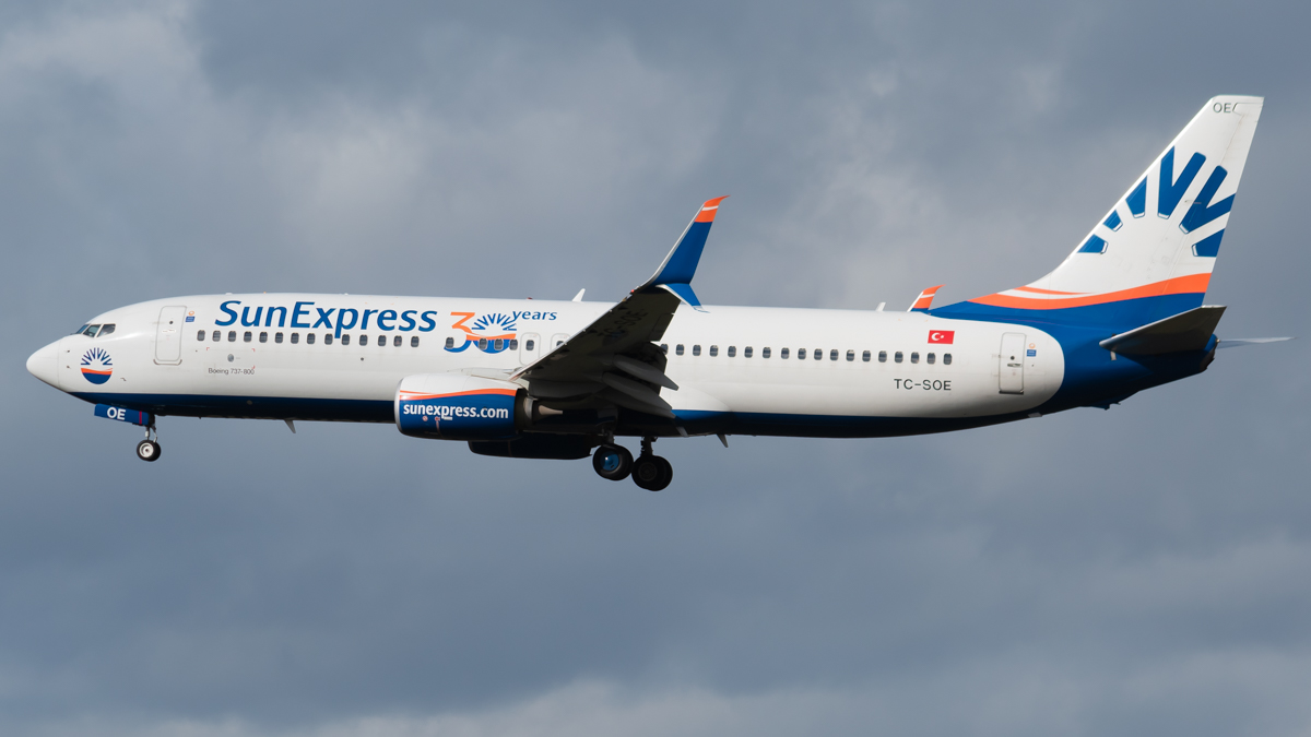 Full size: SunExpress Boeing 737-800 TC-SOE at Frankfurt International Airport