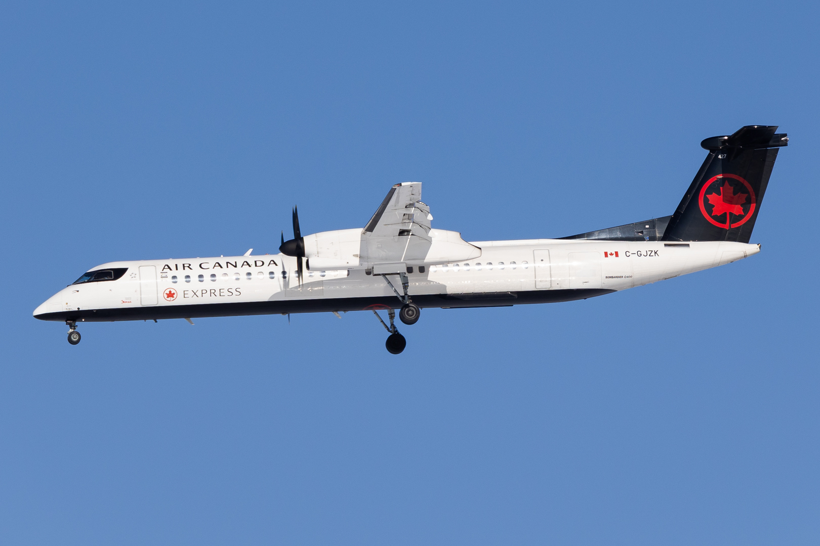 Full size: Air Canada Express De Havilland Dash-8 q400 C-GJZK at Toronto/City Centre Airport