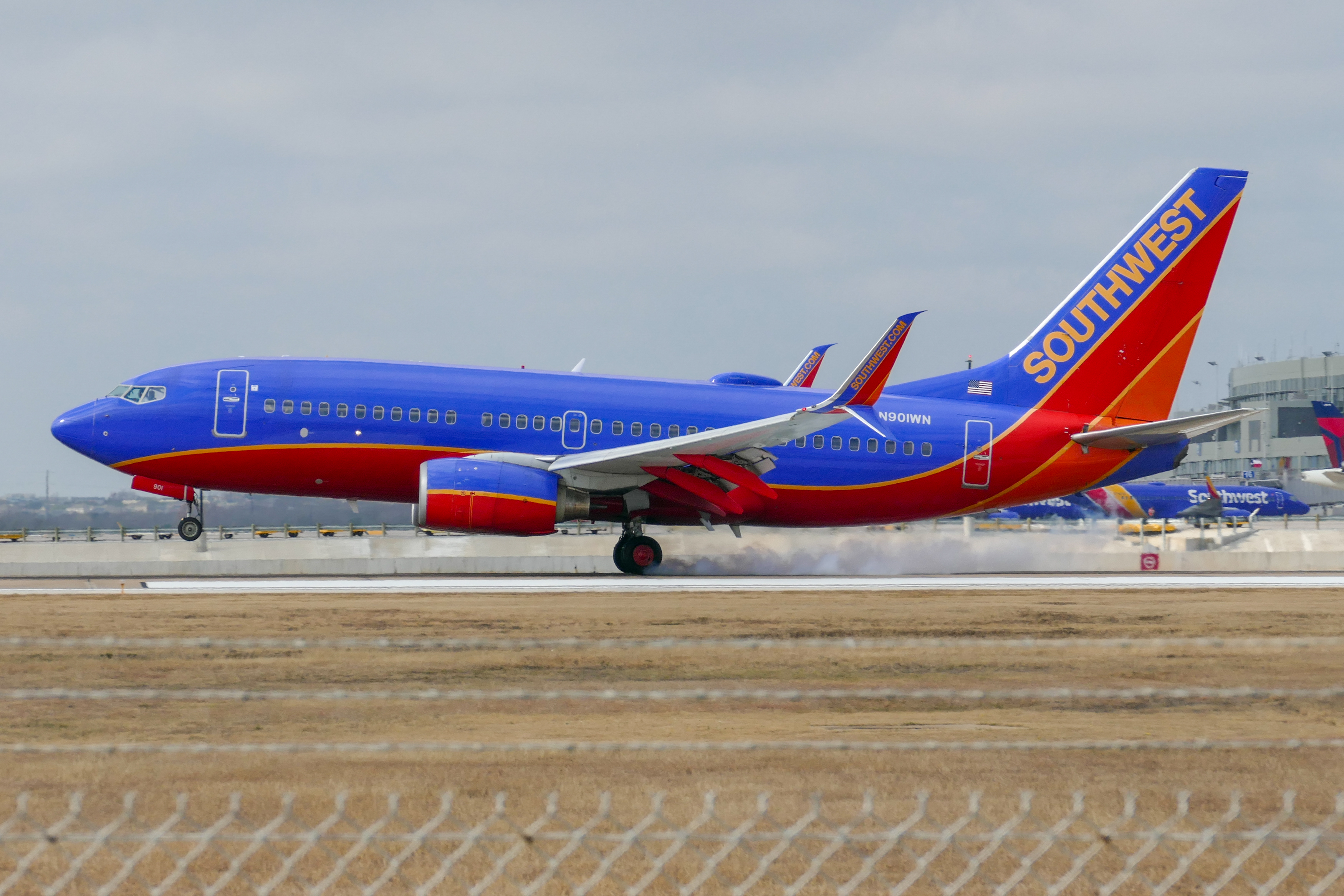 Full size: Southwest Airlines Boeing 737-700 N901WN at Austin-Bergstrom International Airport