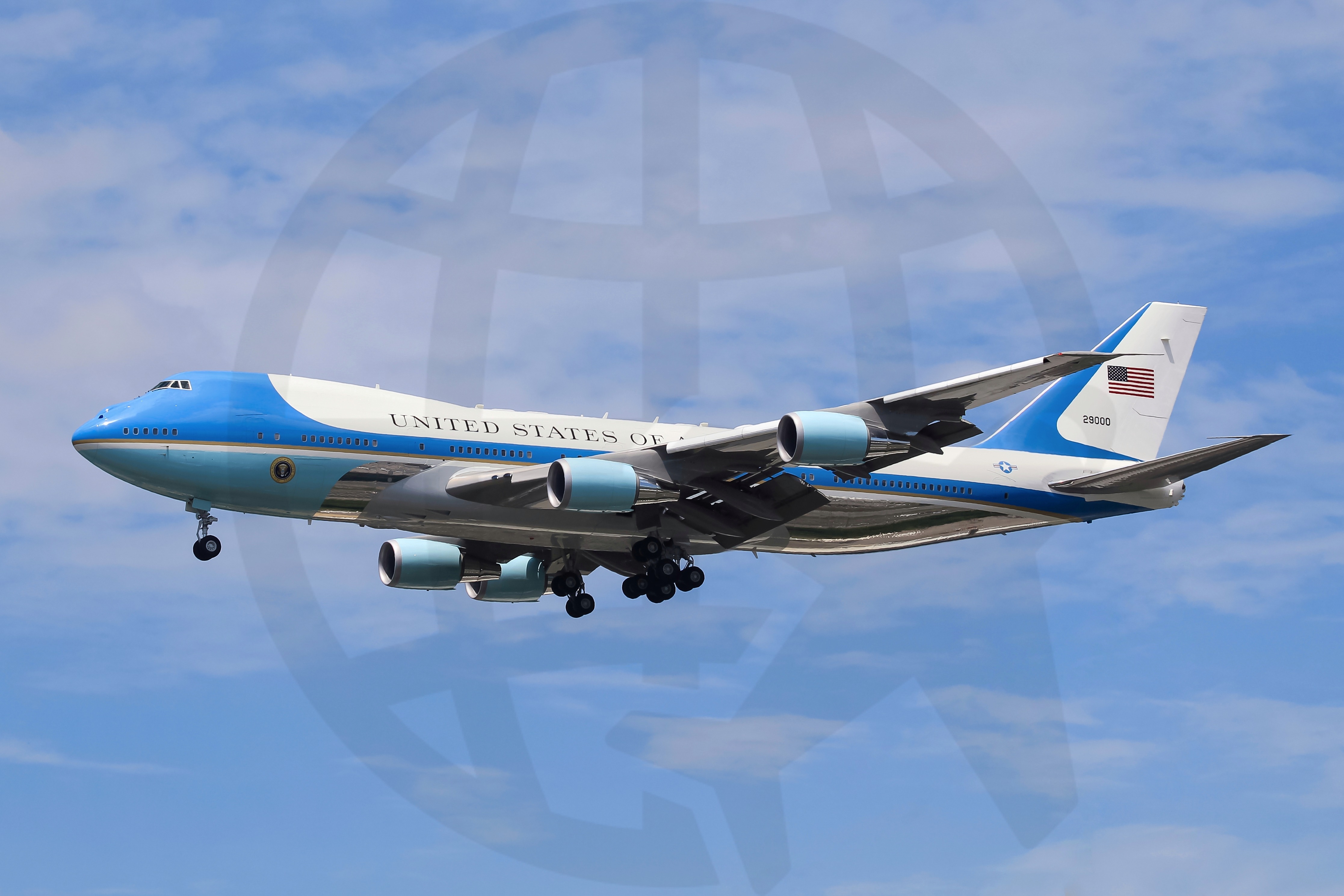 Full size: United States Air Force Boeing VC-25A 92-9000 at Joint Base Andrews