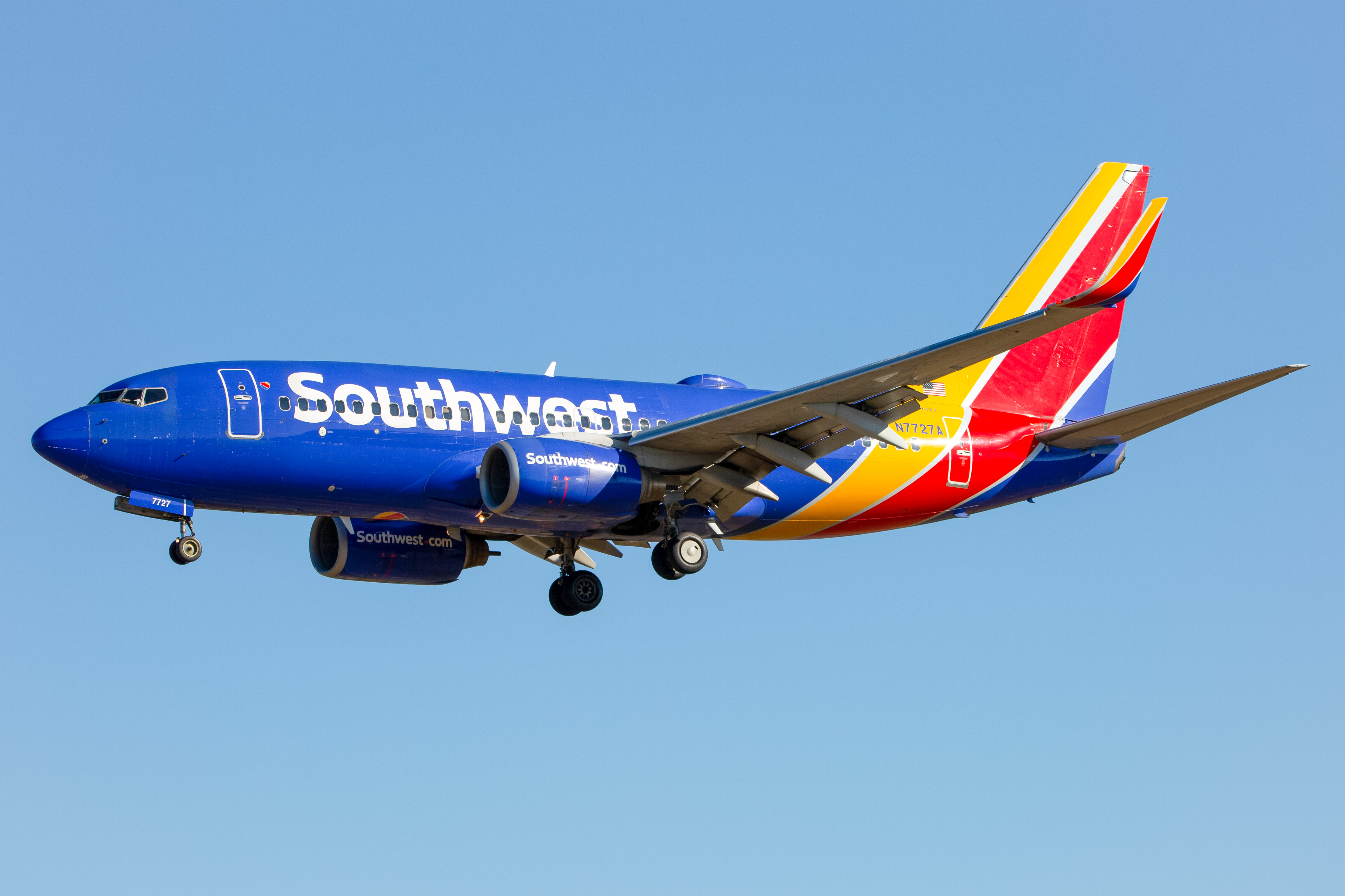 Full size: Southwest Airlines Boeing 737-700 N7727A at Baltimore/Washington International Thurgood Marshall Airport