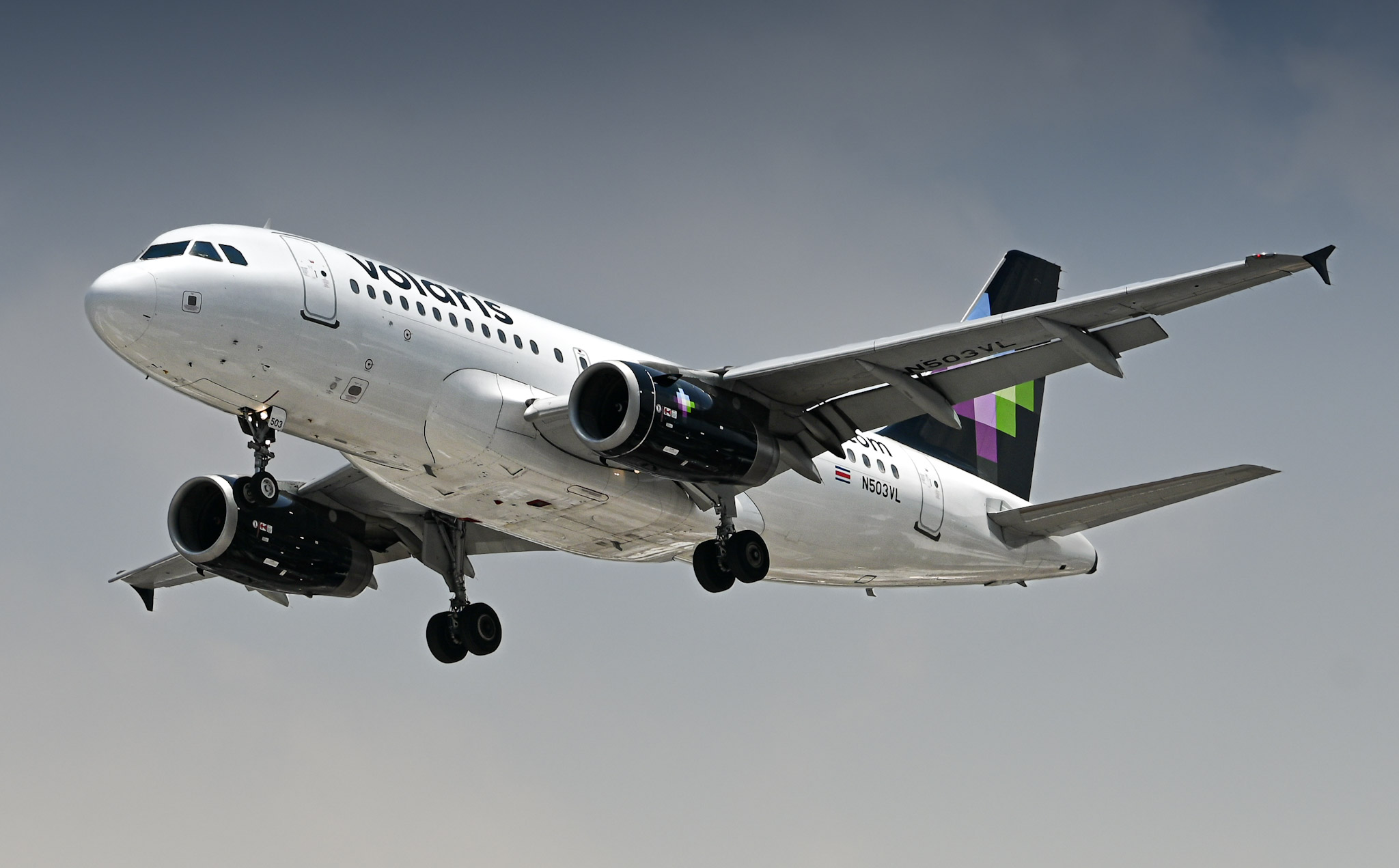 Full size: Volaris Airbus A319 N503VL at Mexico City International Airport
