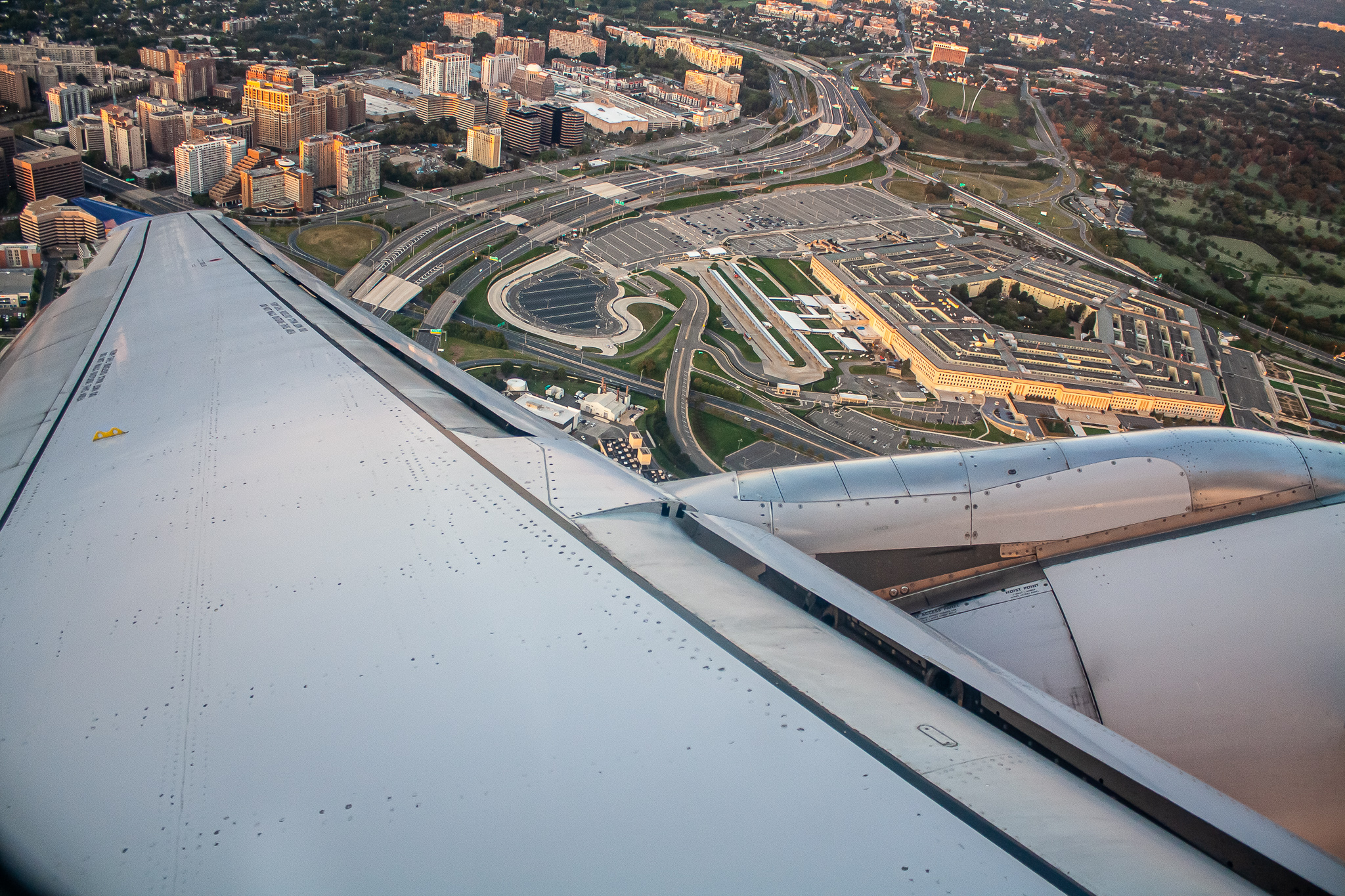 Full size: United Airlines Airbus A319 N809UA at Ronald Reagan National Airport