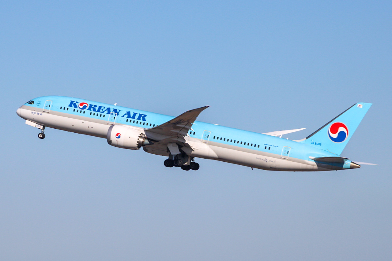 Full size: Korean Air Boeing 787-9 HL8085 at General Edward Lawrence Logan International Airport