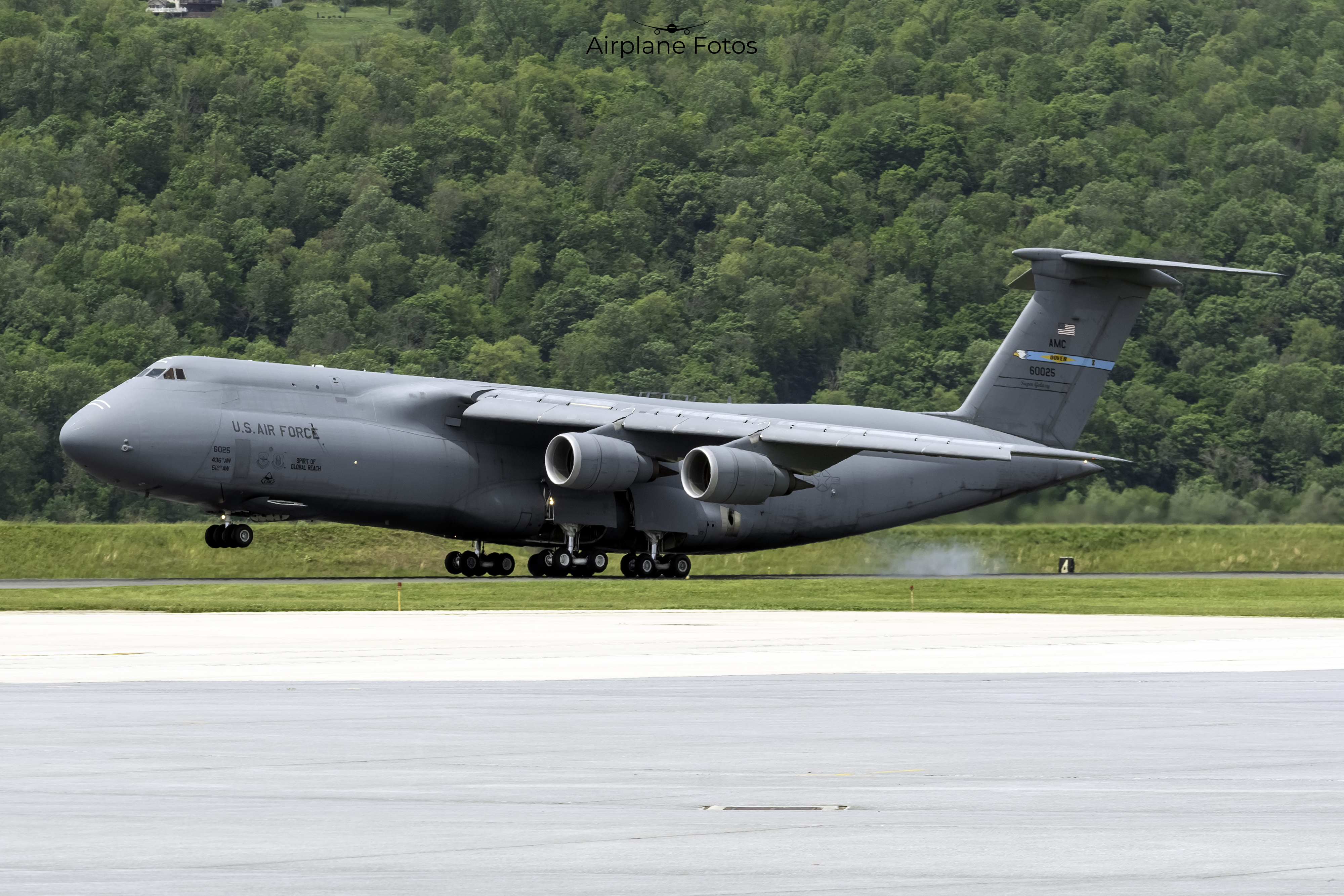 Full size: United States Air Force Lockheed C-5M Super Galaxy 85-0025 at Harrisburg International Airport