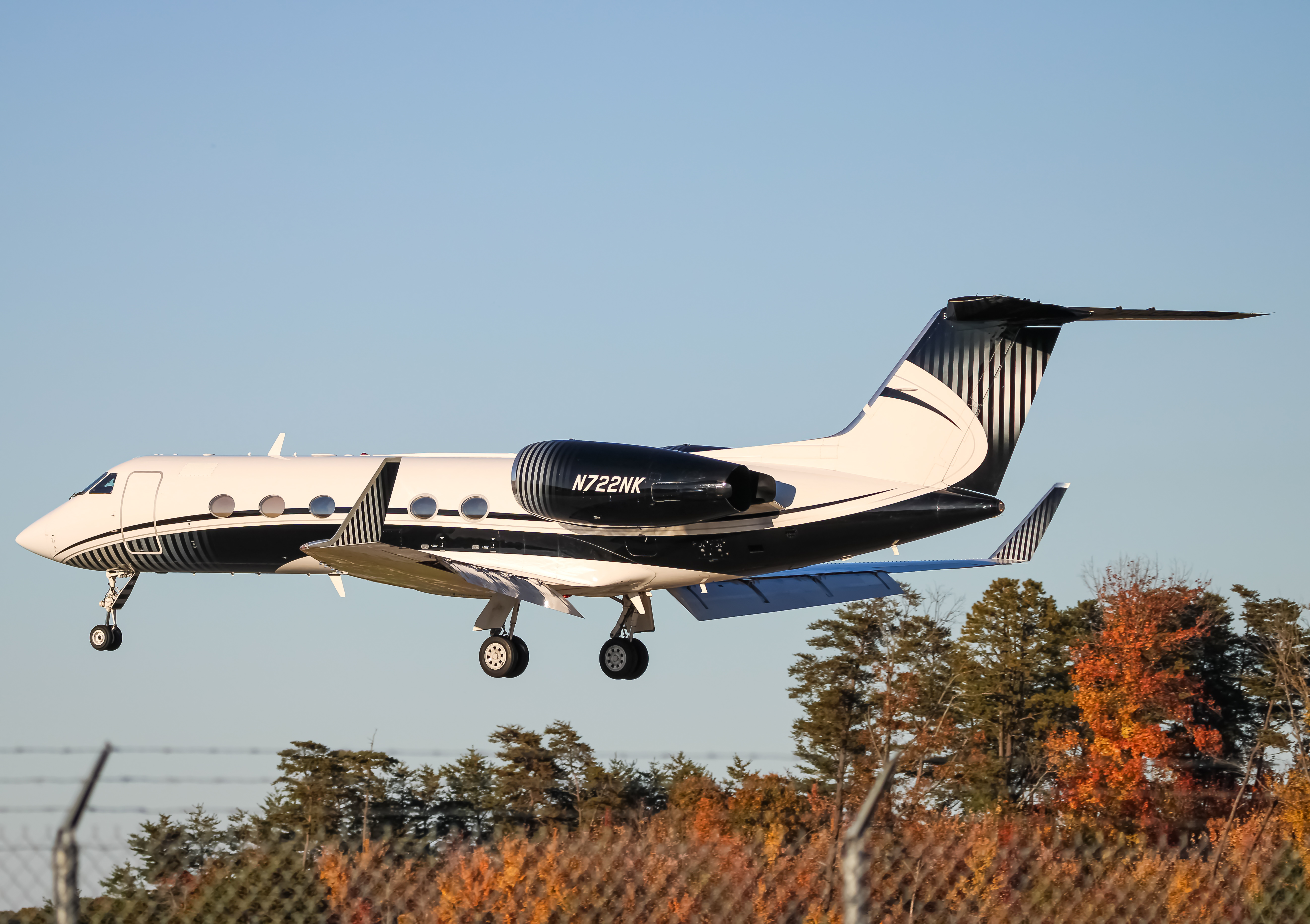 Full size: PRIVATE Gulfstream IV N722NK at Baltimore/Washington International Thurgood Marshall Airport