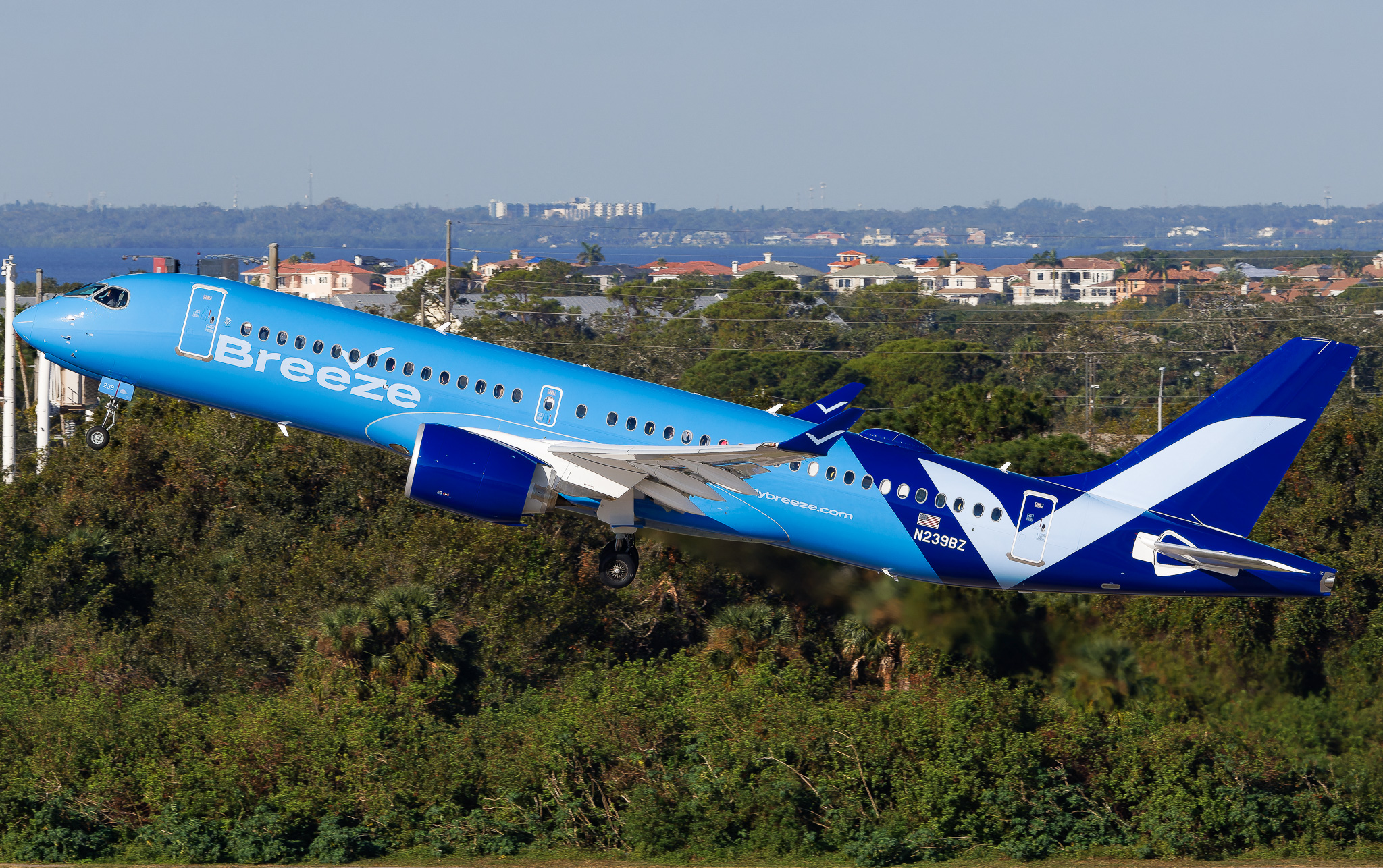 Full size: Breeze Airways Airbus A220-300 N239BZ at Tampa International Airport