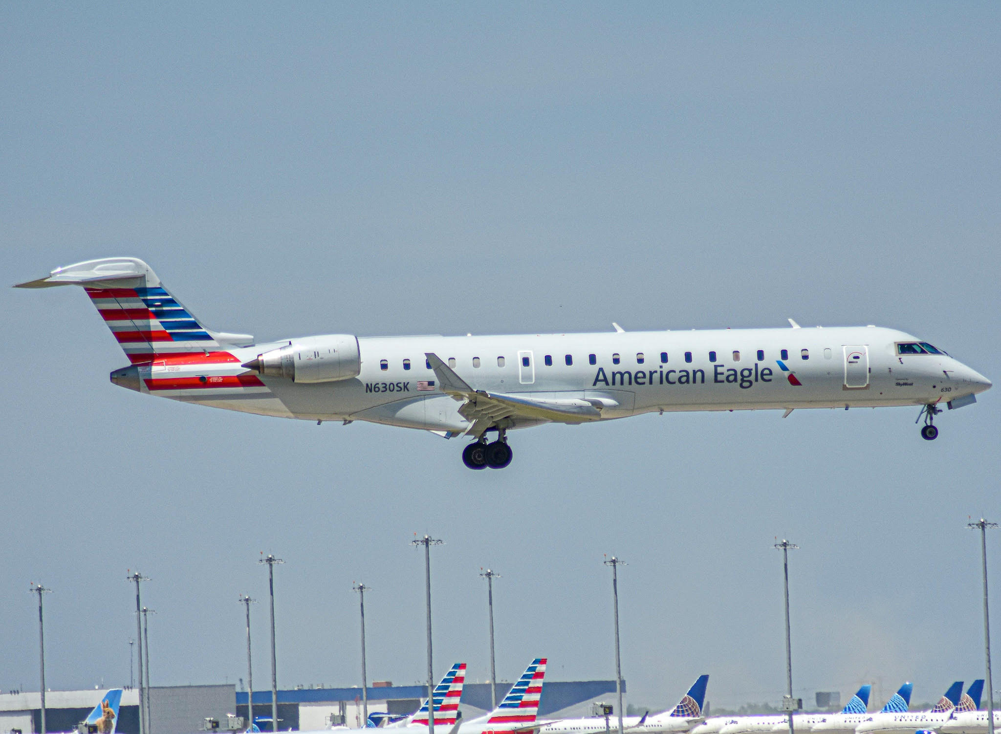 Full size: American Eagle Mitsubishi CRJ-700 N630SK at Chicago O'Hare International Airport