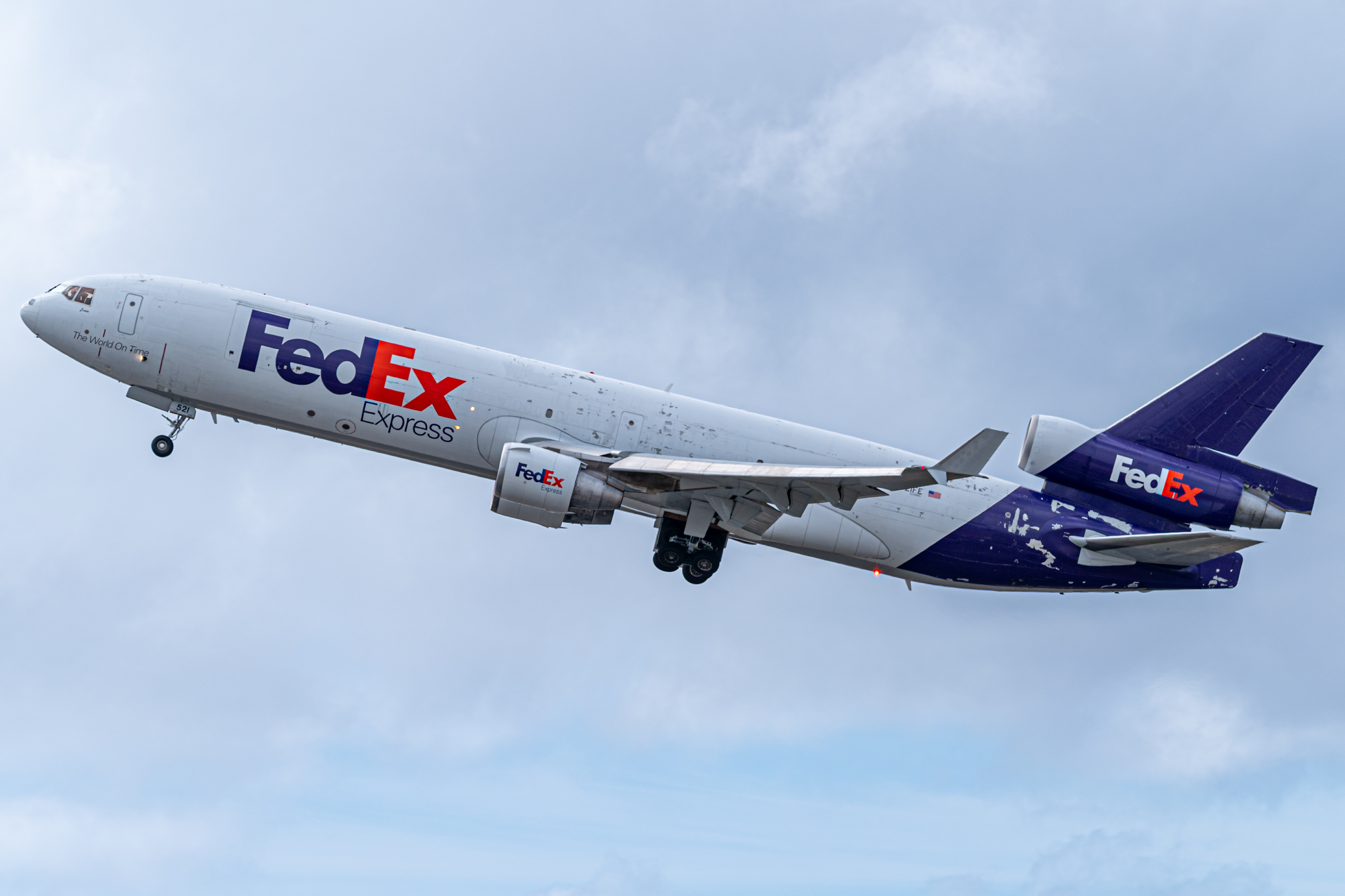 Full size: FedEx McDonnell Douglas MD-11F N521FE at Daniel K Inouye International Airport