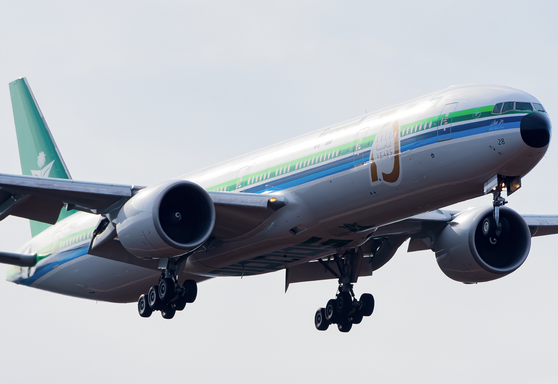 Full size: Saudia Boeing 777-300ER HZ-AK28 at Washington Dulles International Airport