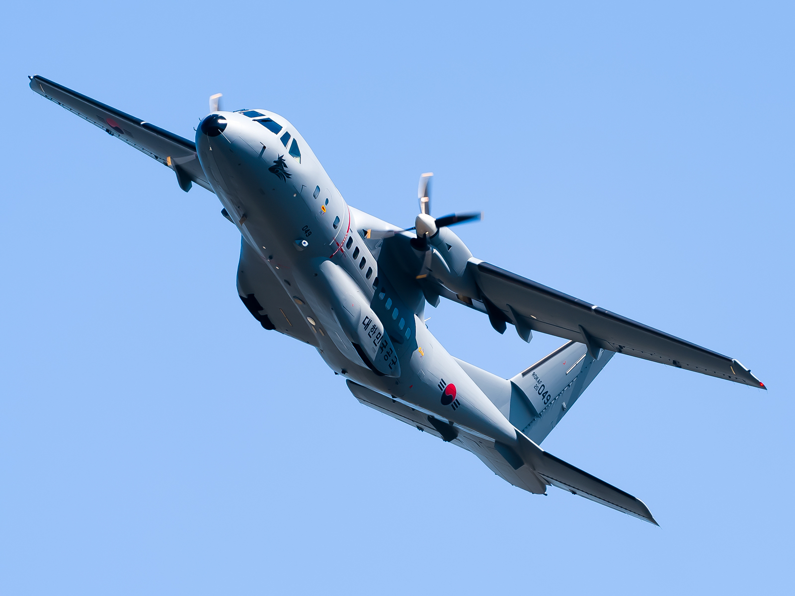 Full size: ROKAF CASA/IPTN CN-235-220M 20-049 at Gimhae International Airport