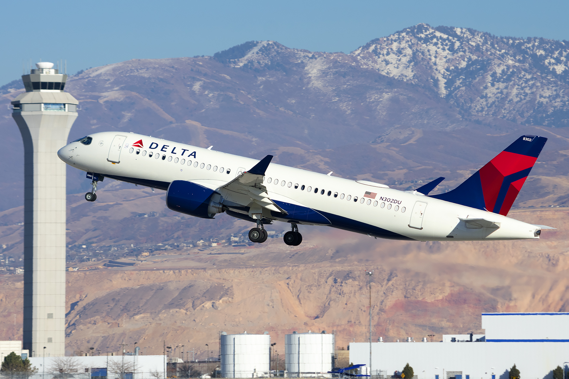 Full size: Delta Airlines Airbus A220-300 N302DU at Salt Lake City International Airport