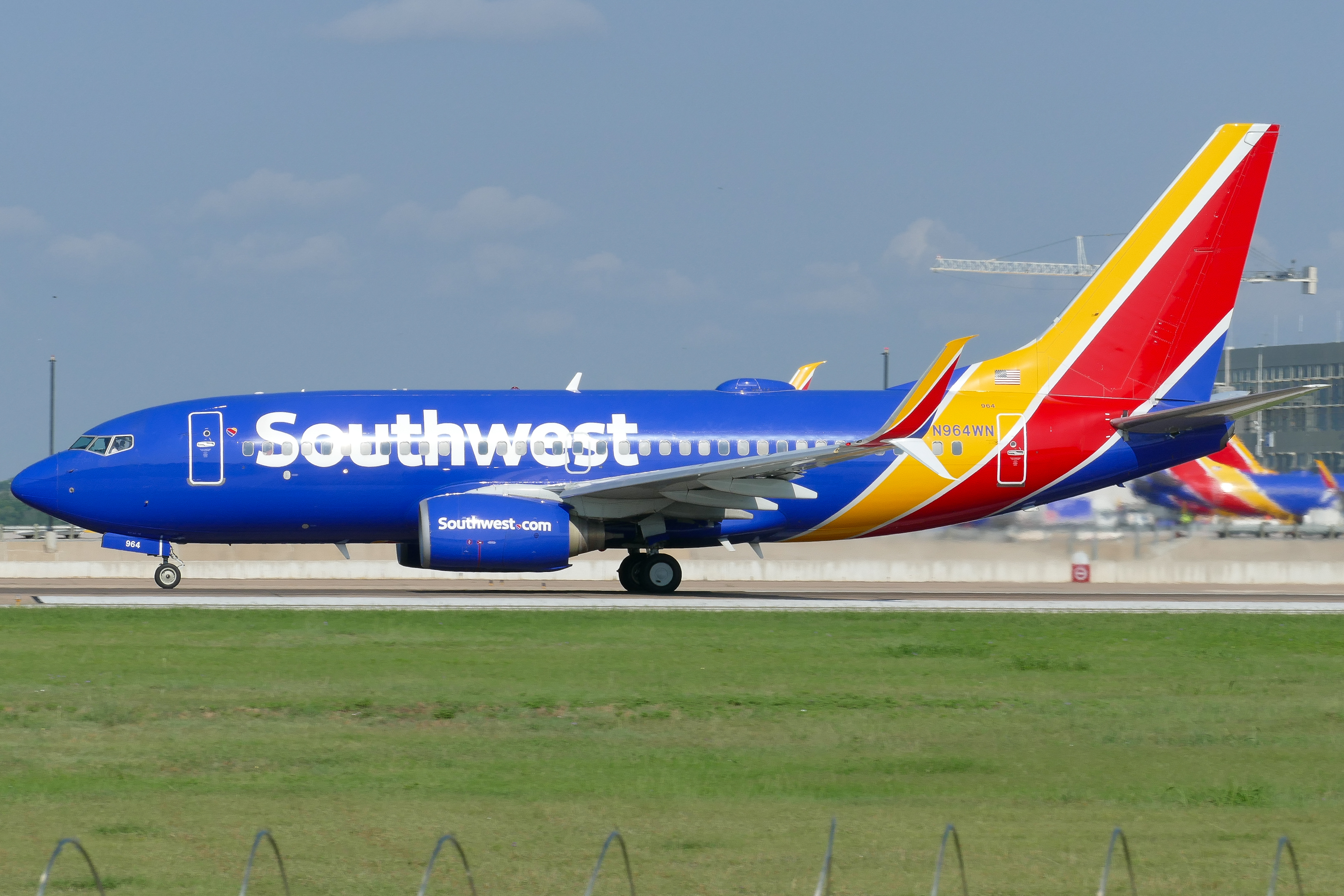 Full size: Southwest Airlines Boeing 737-700 N964WN at Austin-Bergstrom International Airport