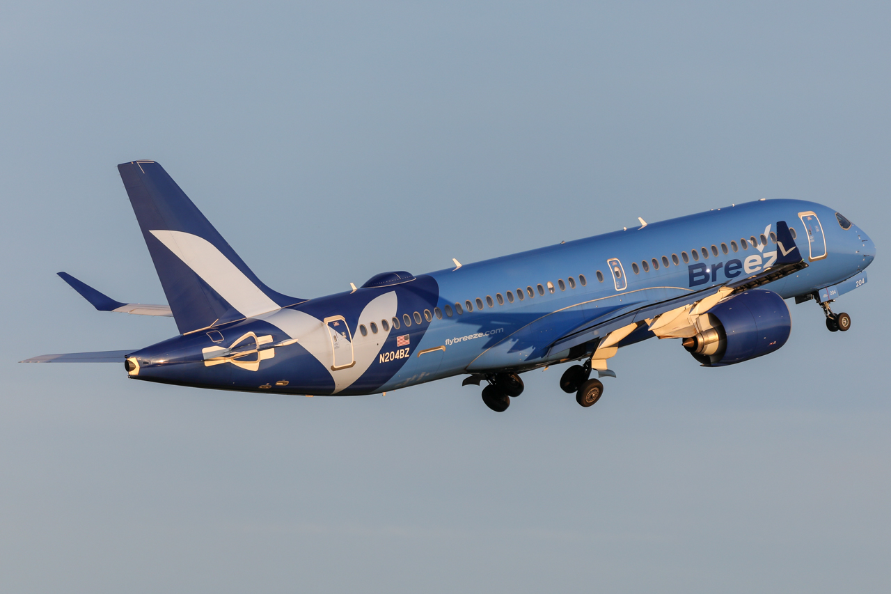 Full size: Breeze Airways Airbus A220-300 N204BZ at Avoca Wilkes-Barre/Scranton International Airport