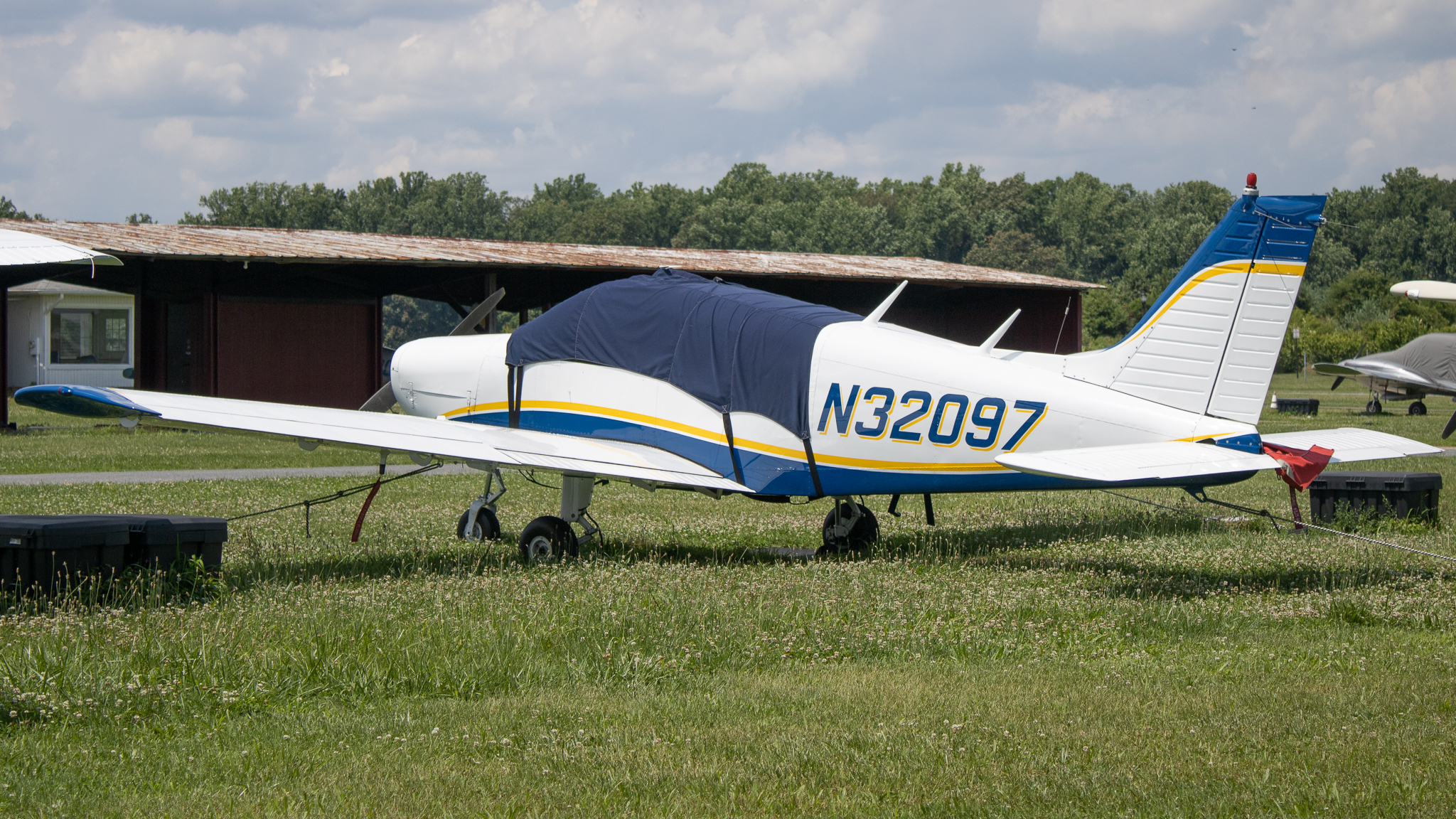 Full size: PRIVATE Piper 28 Cherokee N32097 at Lee Airport