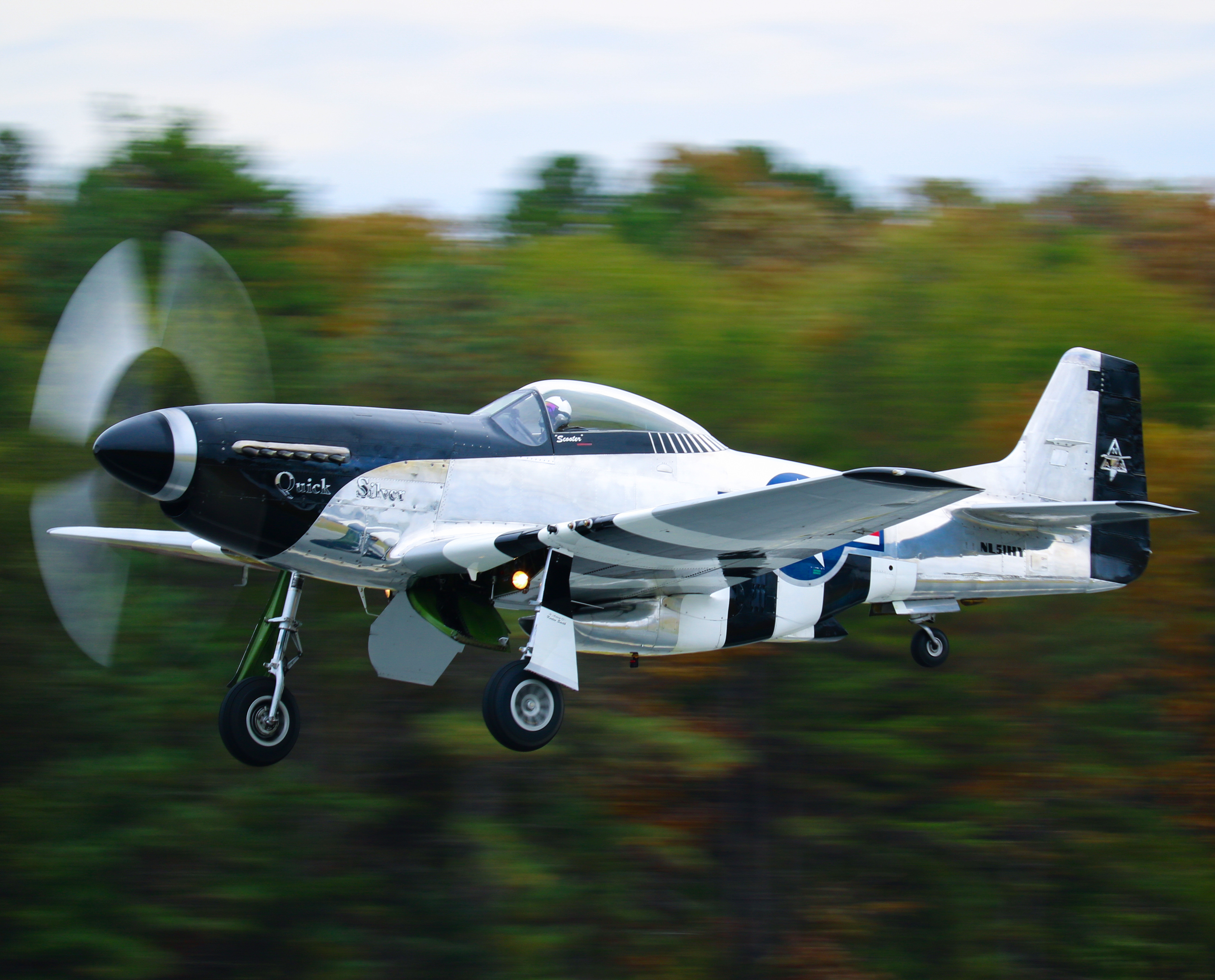 Full size: PRIVATE North American P-51 Mustang NL51HY at 