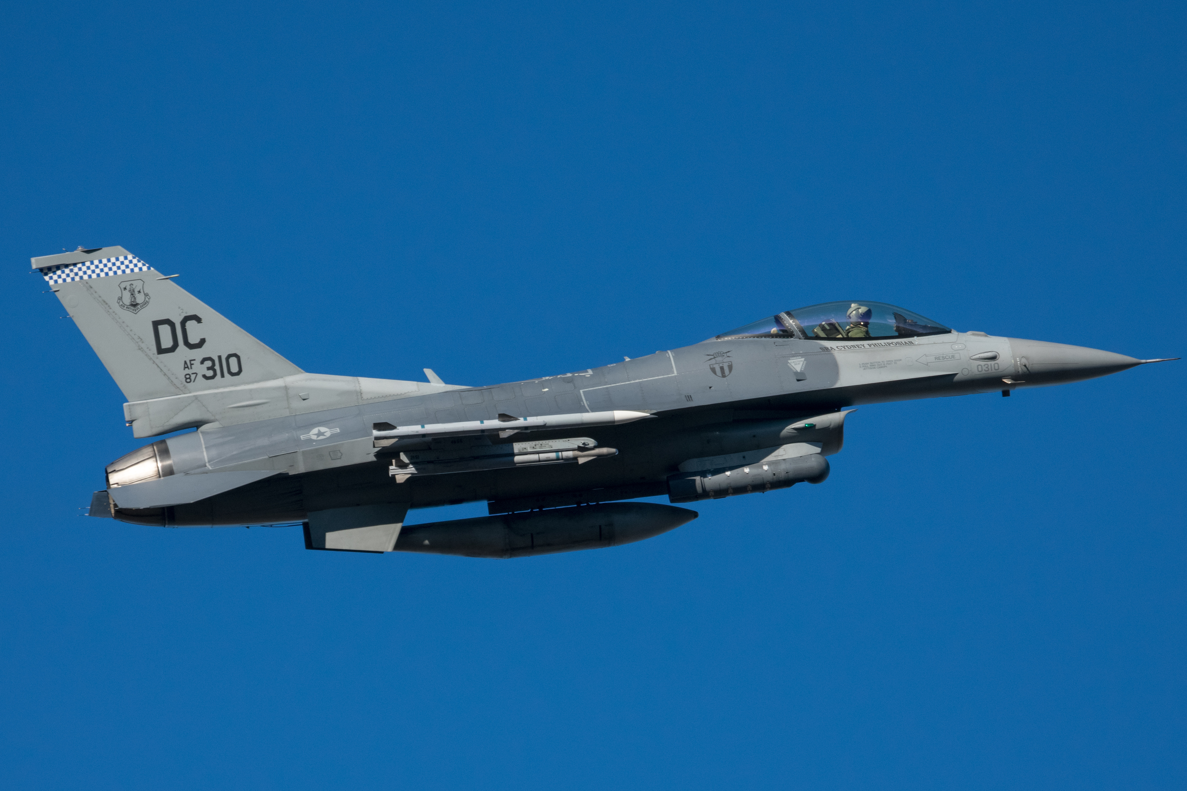Full size: USAF - United States Air Force General Dynamics F-16 Fighting Falcon 87-0310 at Joint Base Andrews