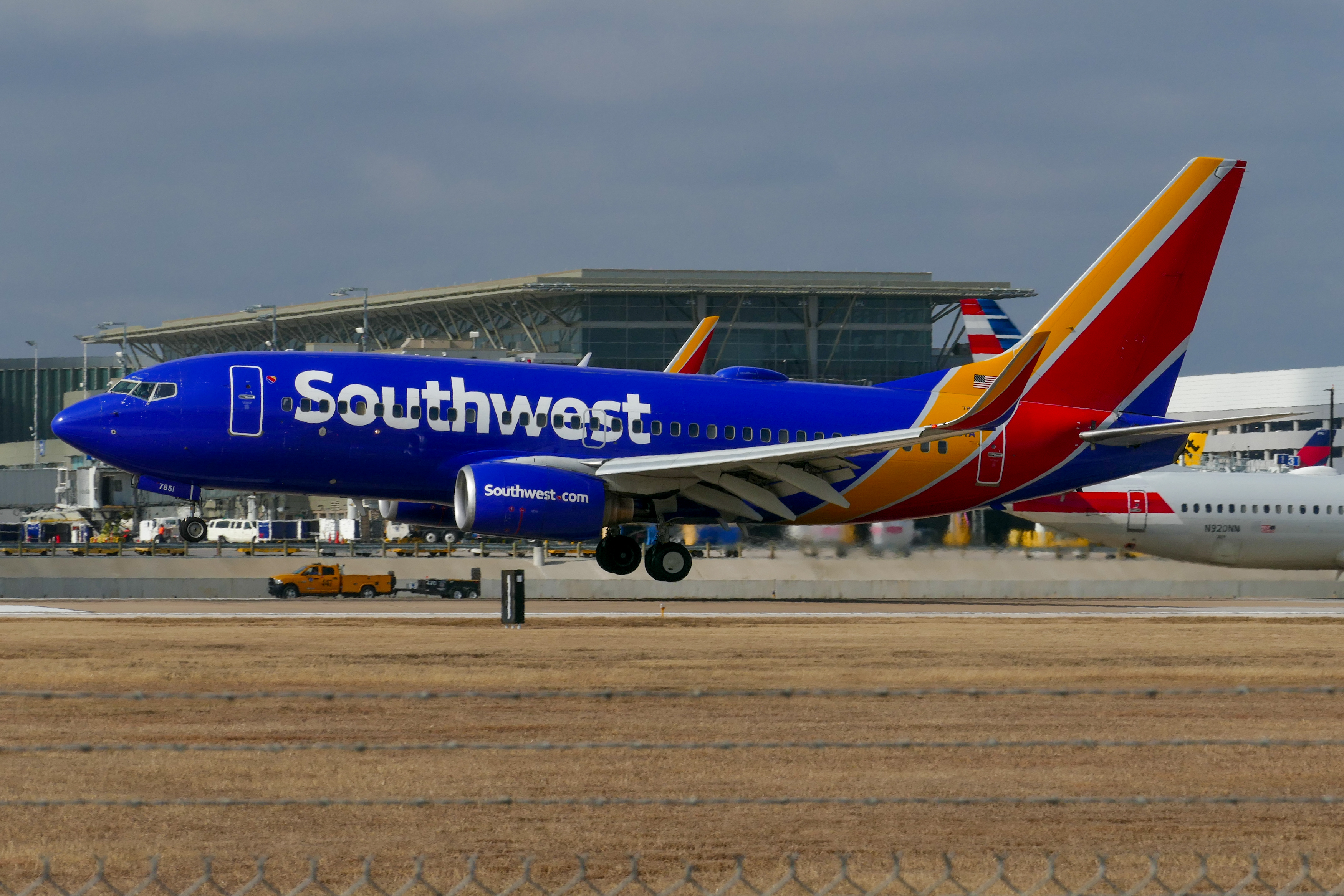 Full size: Southwest Airlines Boeing 737-700 N7851A at Austin-Bergstrom International Airport