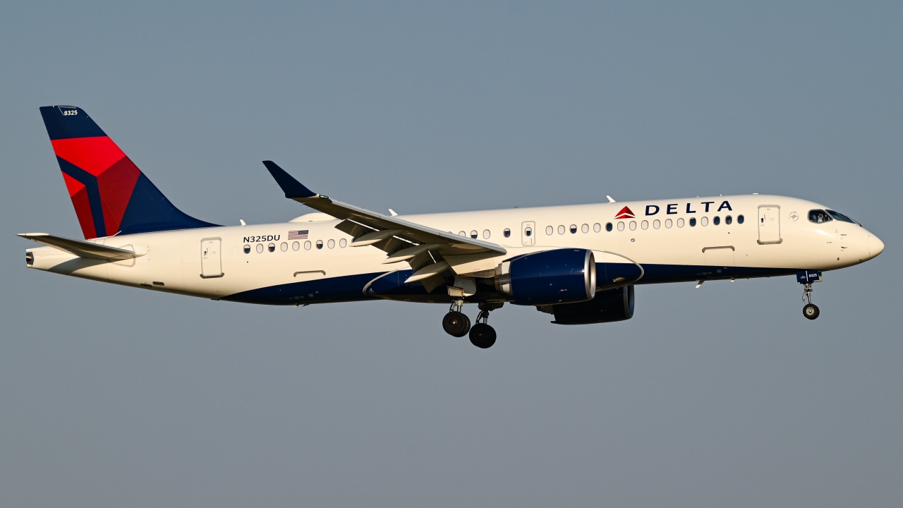 Full size: Delta Airlines Airbus A220-300 N325DU at Dallas-Fort Worth International Airport