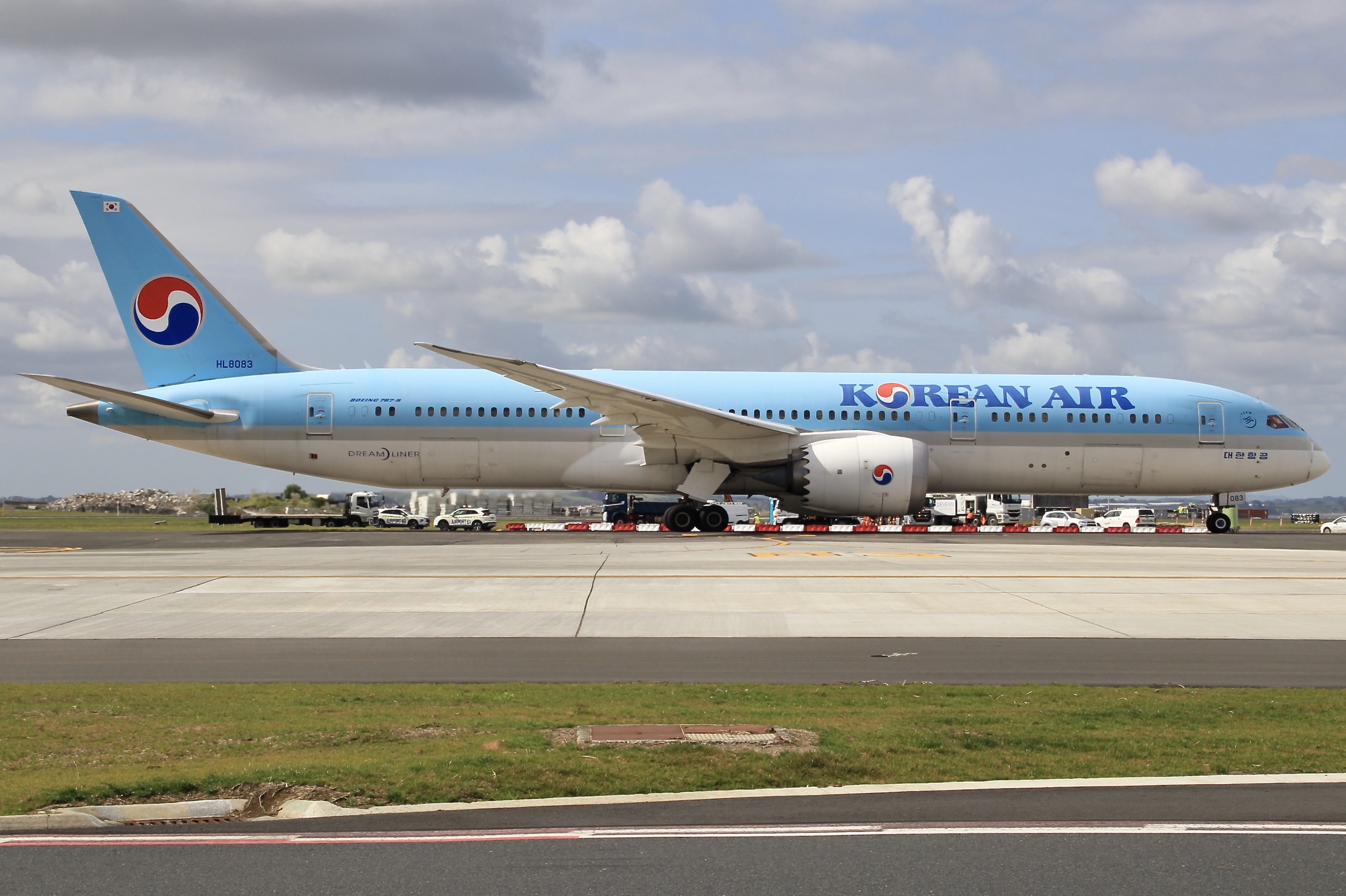 Full size: Korean Air Boeing 787-9 HL8083 at Auckland International Airport