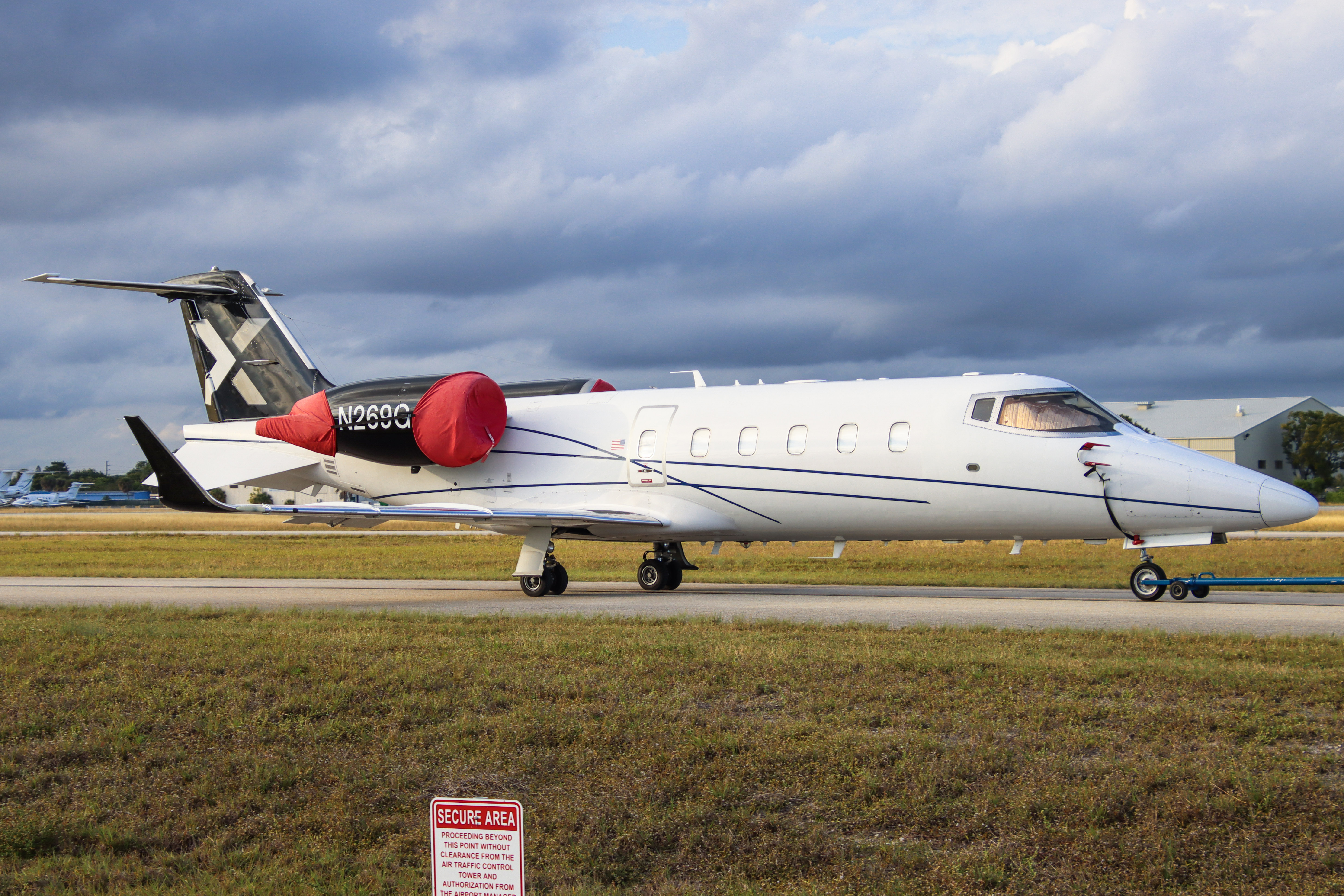 Full size: PRIVATE Learjet 60 N269GJ at Fort Lauderdale Executive Airport