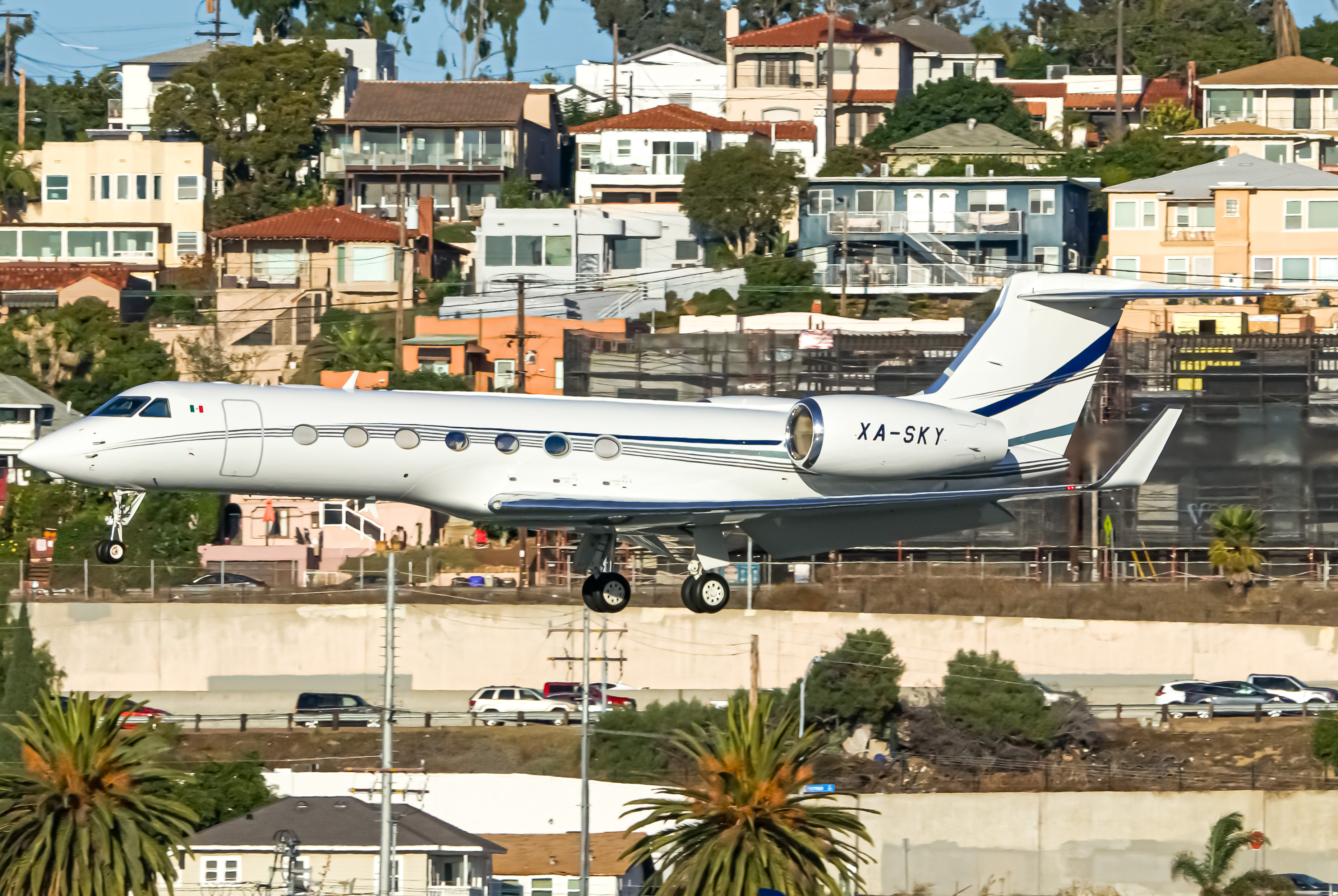 Full size: PRIVATE Gulfstream G550 XA-SKY at San Diego International Airport