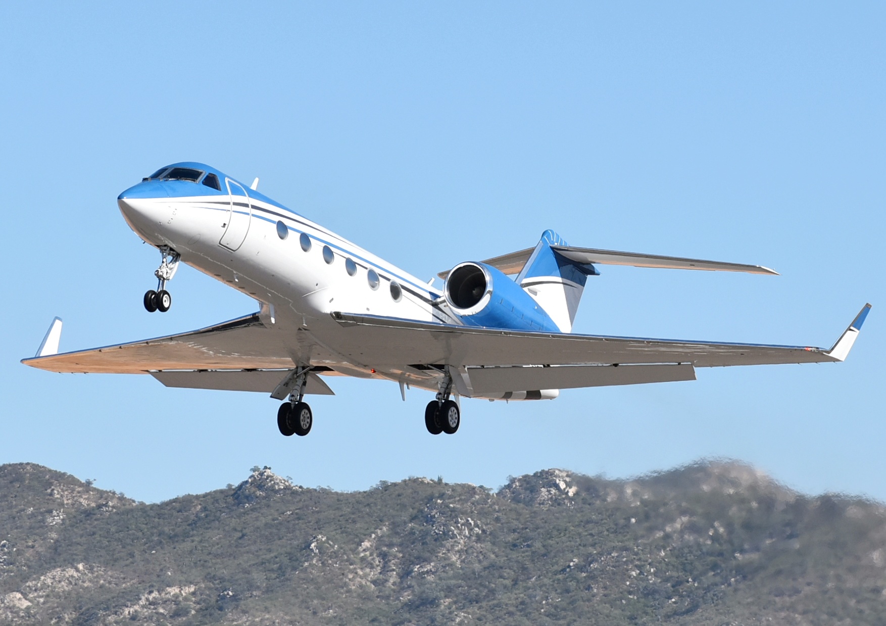 Full size: PRIVATE Gulfstream IV N16DJ at Aeropuerto de Cabo San Lucas Internacional