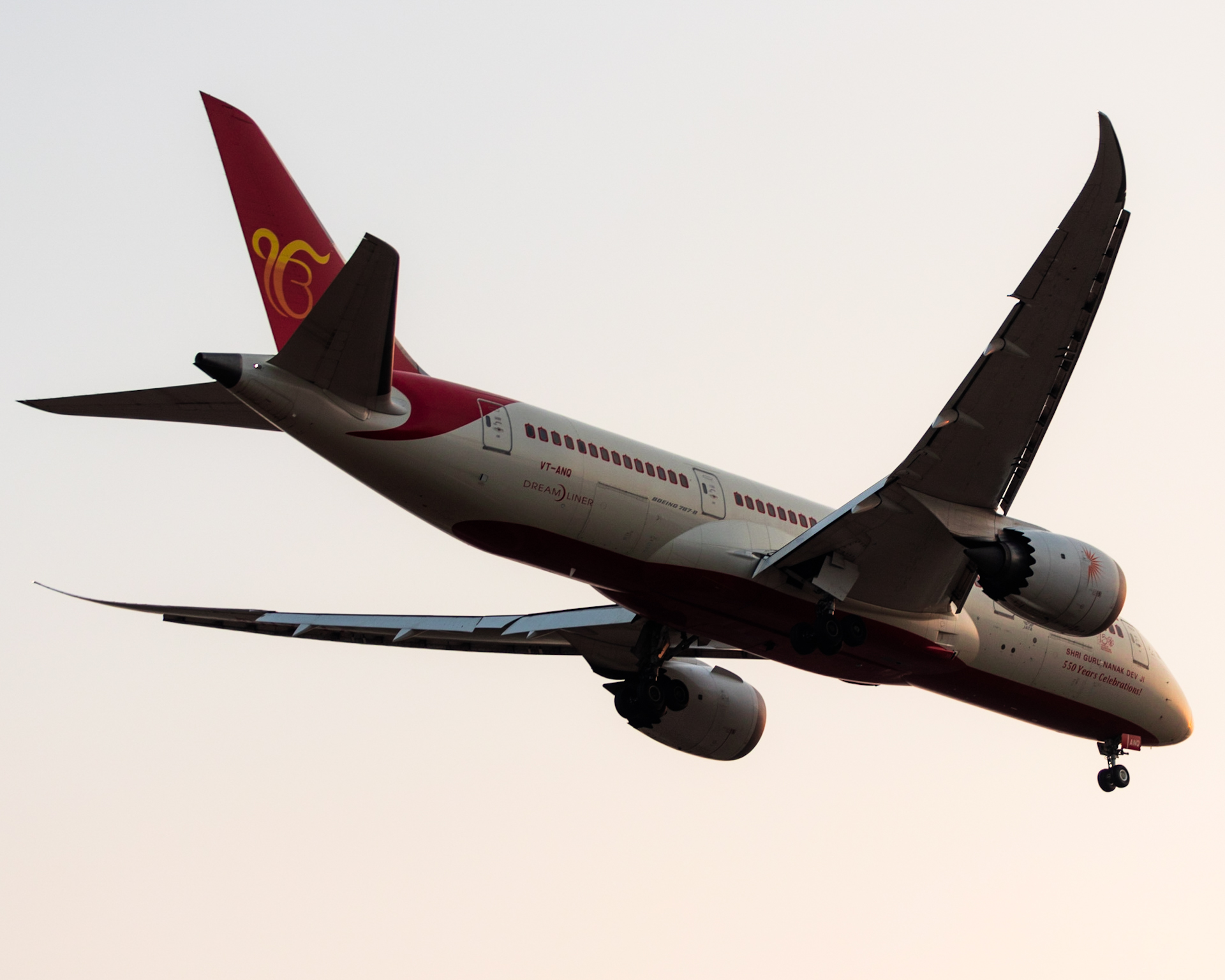 Full size: Air India  Boeing 787-8 VT-ANQ at Indira Gandhi International Airport
