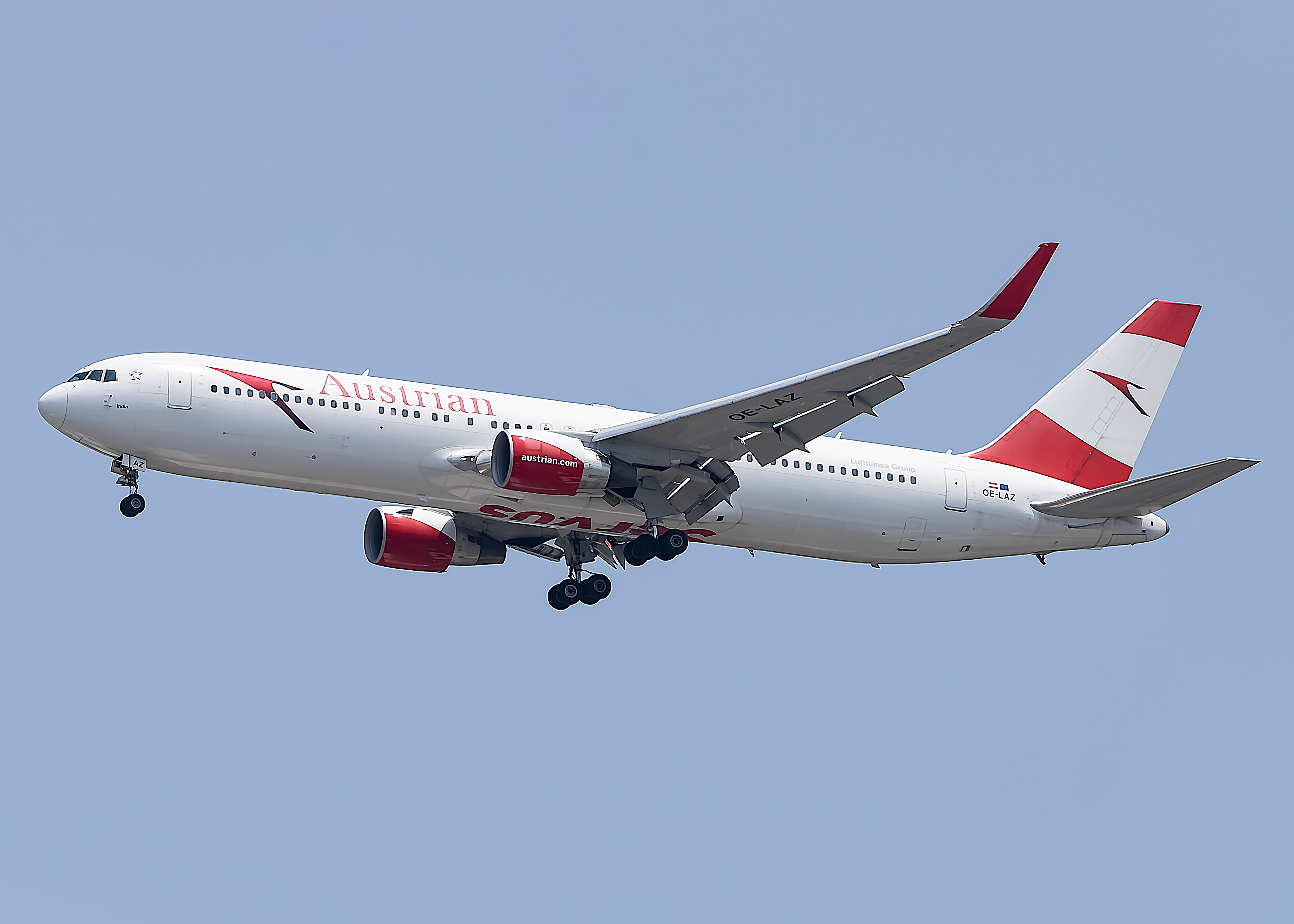 Full size: Austrian Airlines Boeing 767-300ER OE-LAZ at Washington Dulles International Airport