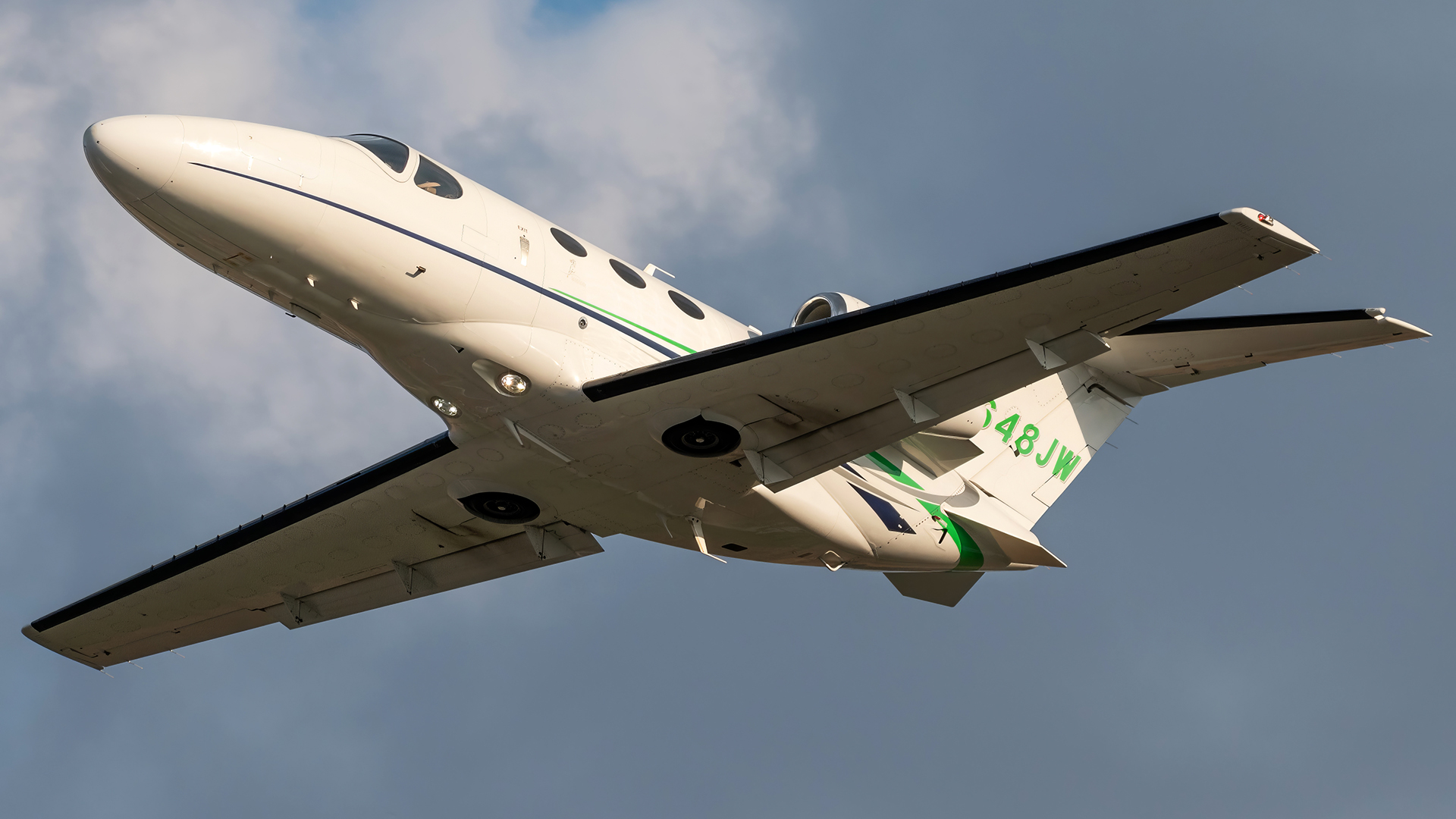 Full size: PRIVATE Cessna Citation Mustang  N648JW at York Airport
