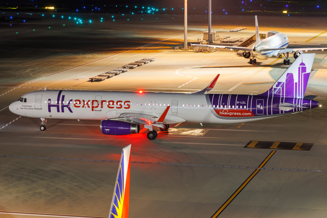 Full size: HK Express Airbus A321-200 B-LEL at Tokyo-Haneda Airport