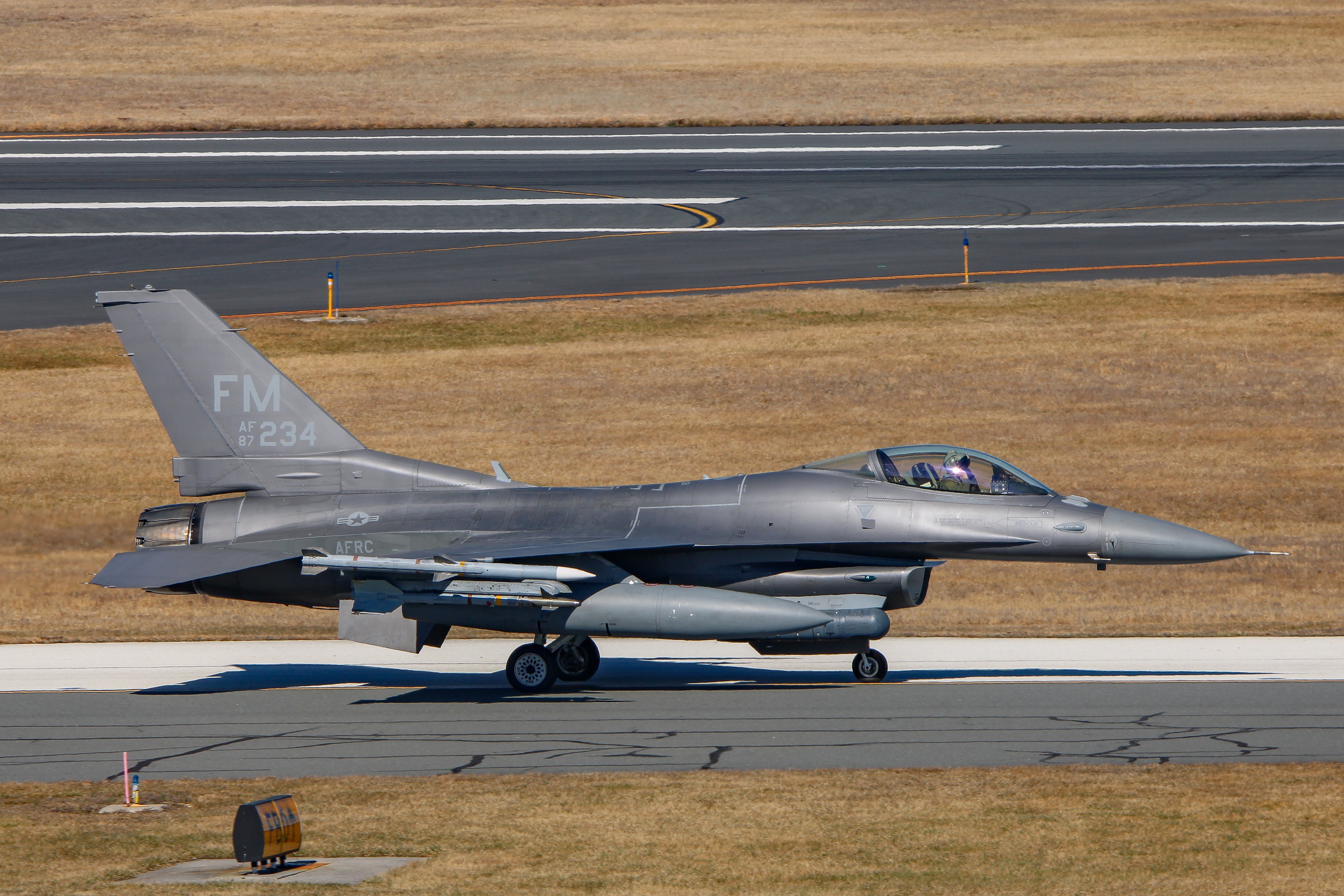 Full size: USAF - United States Air Force General Dynamics F-16 Fighting Falcon 87-0234 at Atlantic City International Airport