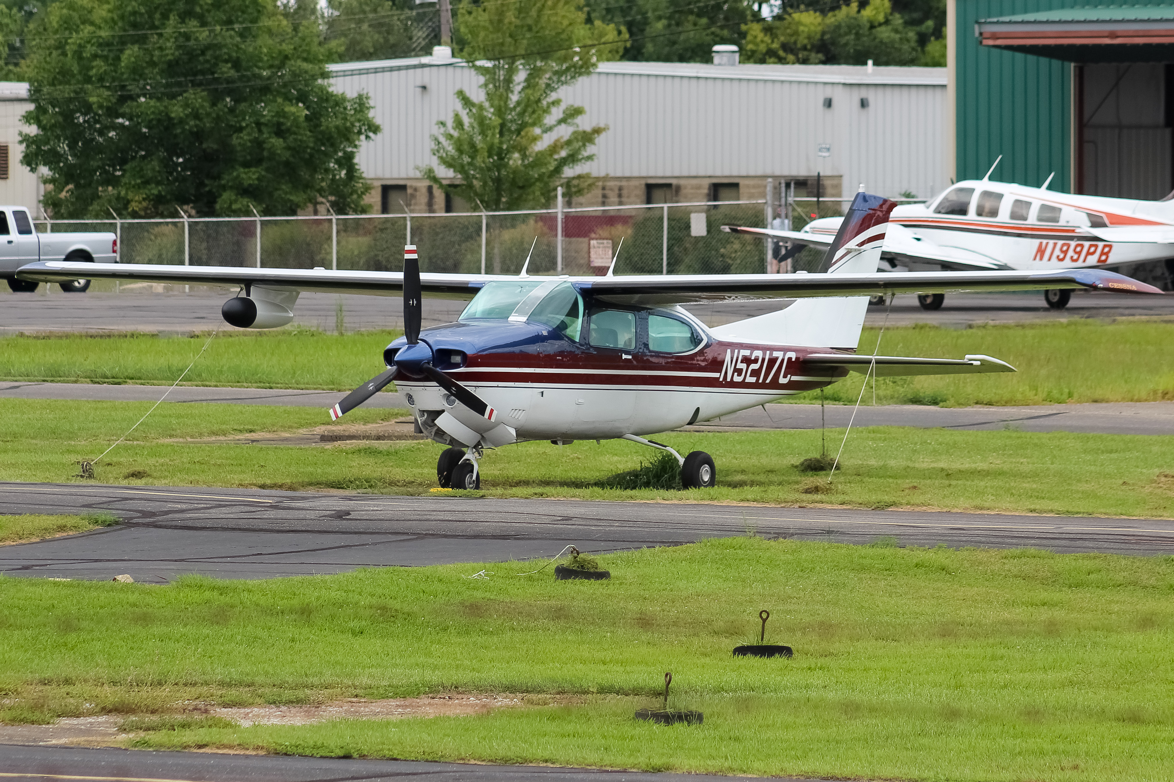 Full size: PRIVATE  Cessna T210N N5217C at Clermont County Airport