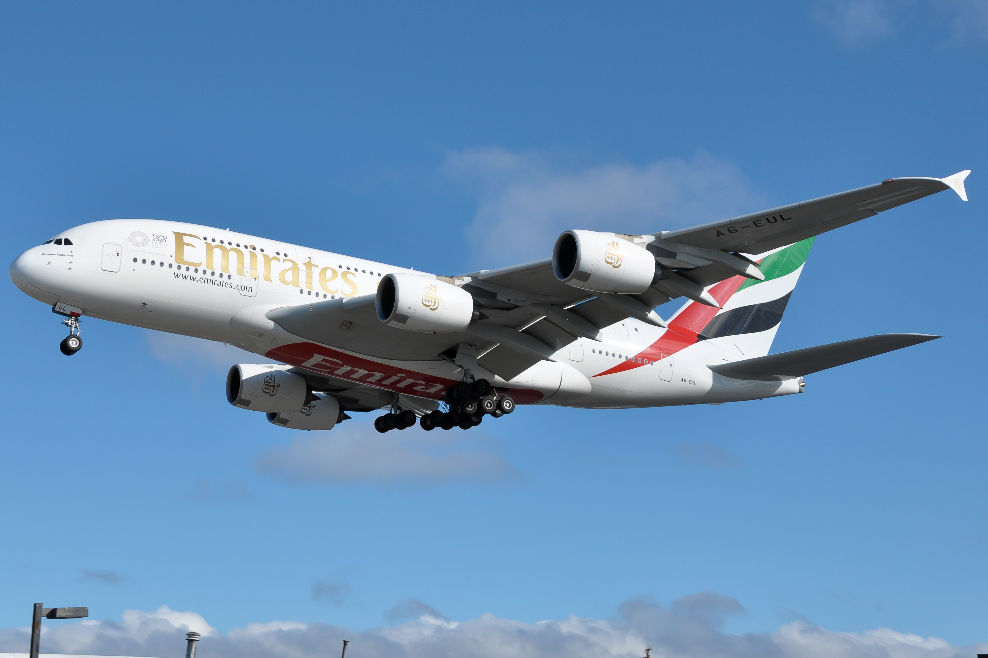 Full size: Emirates Airbus A380-800 A6-EUL at Lester B Pearson International Airport